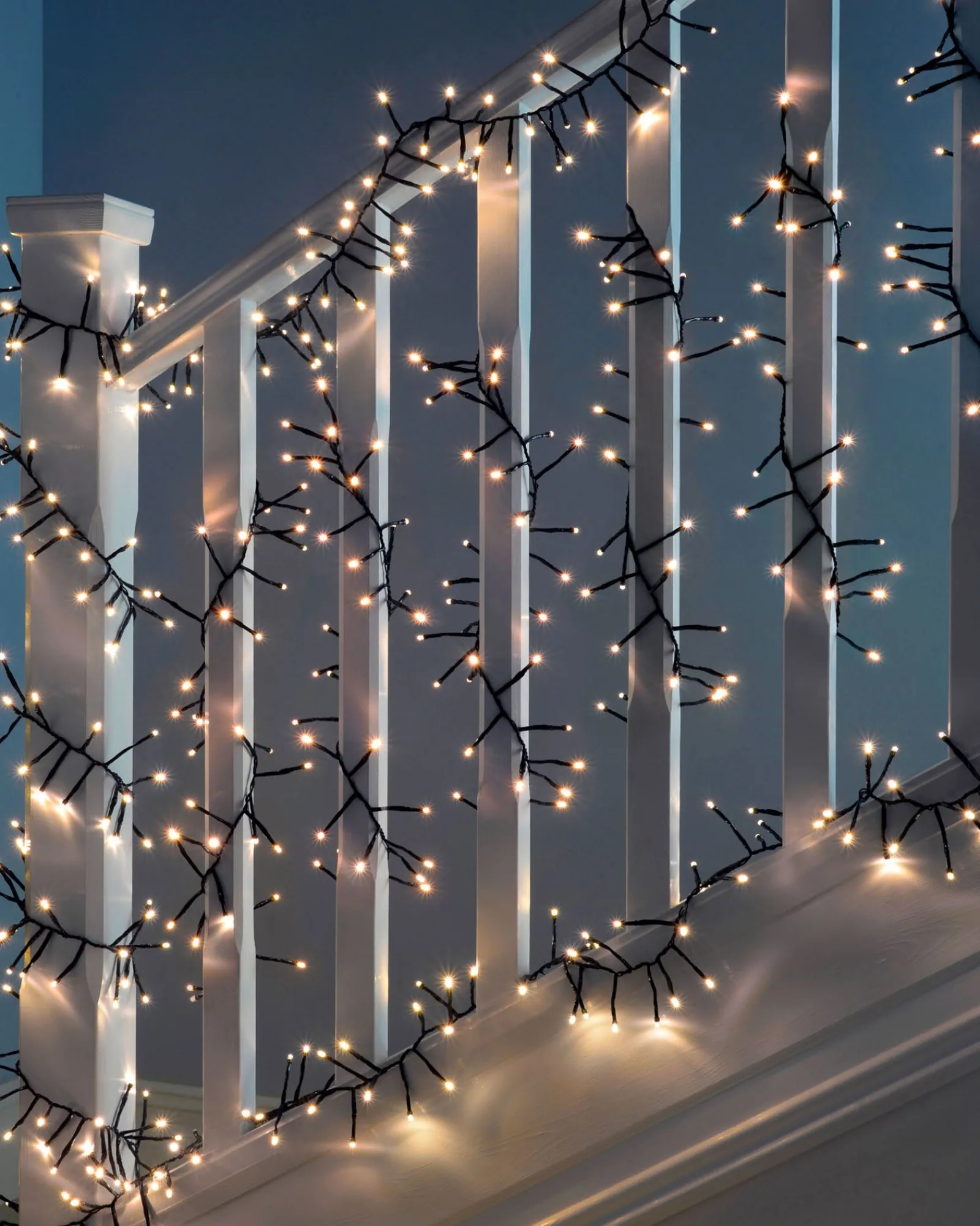 WeRChristmas 400 Chasing Cluster Light String, Warm White