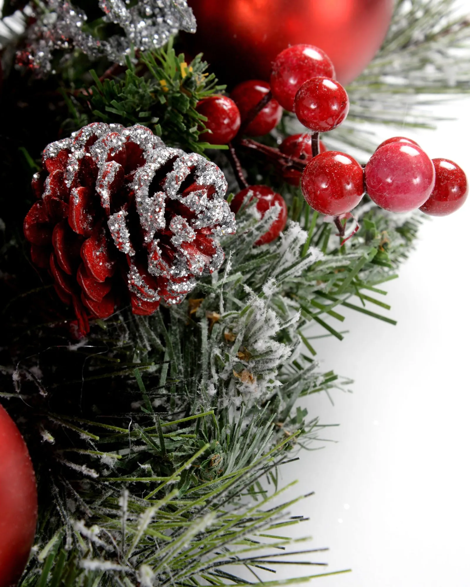 WeRChristmas 3 Pillar Decorated Candle Holder, Frosted
