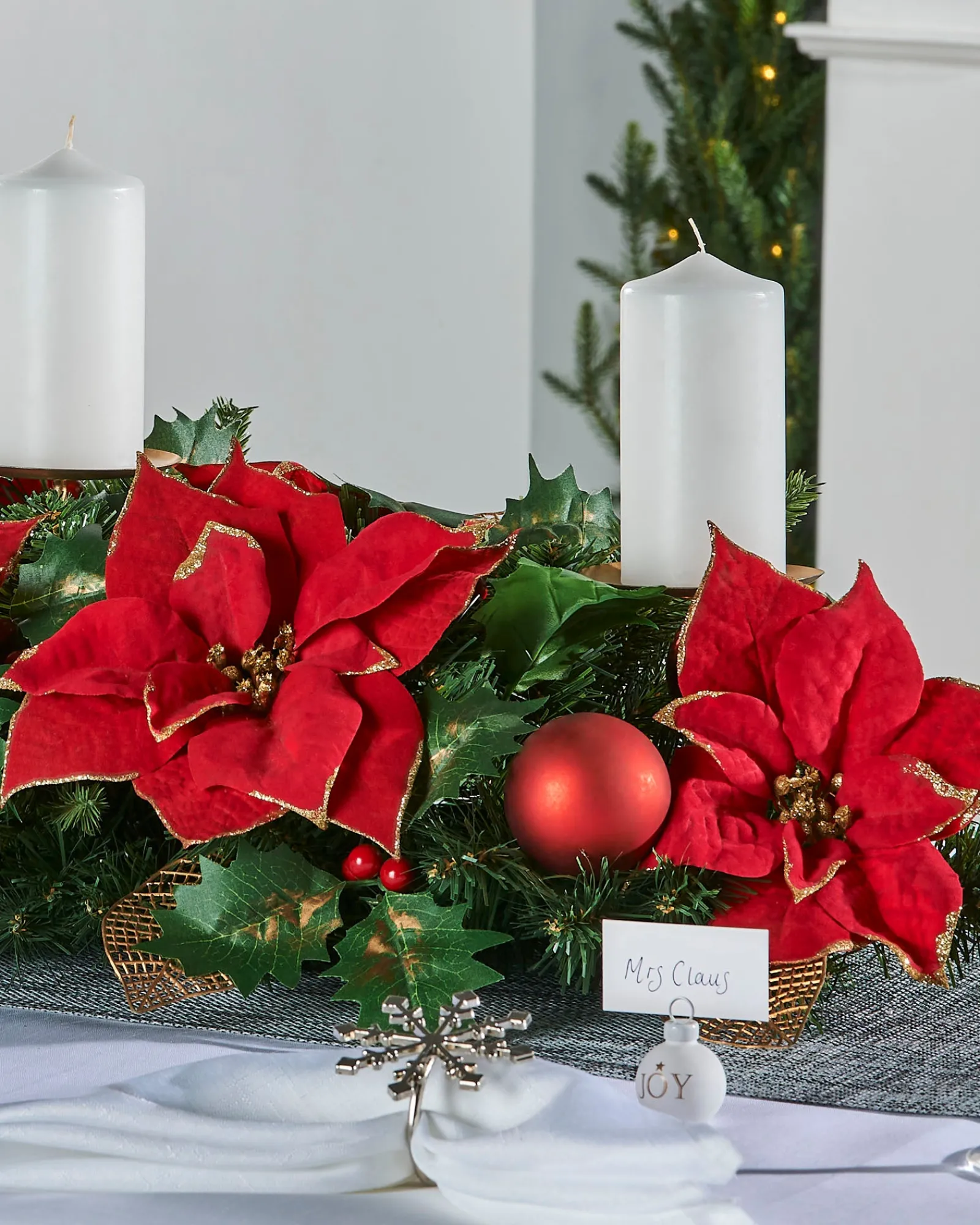 WeRChristmas 3 Pillar Decorated Garland Candle Holder, Red, 76 Cm