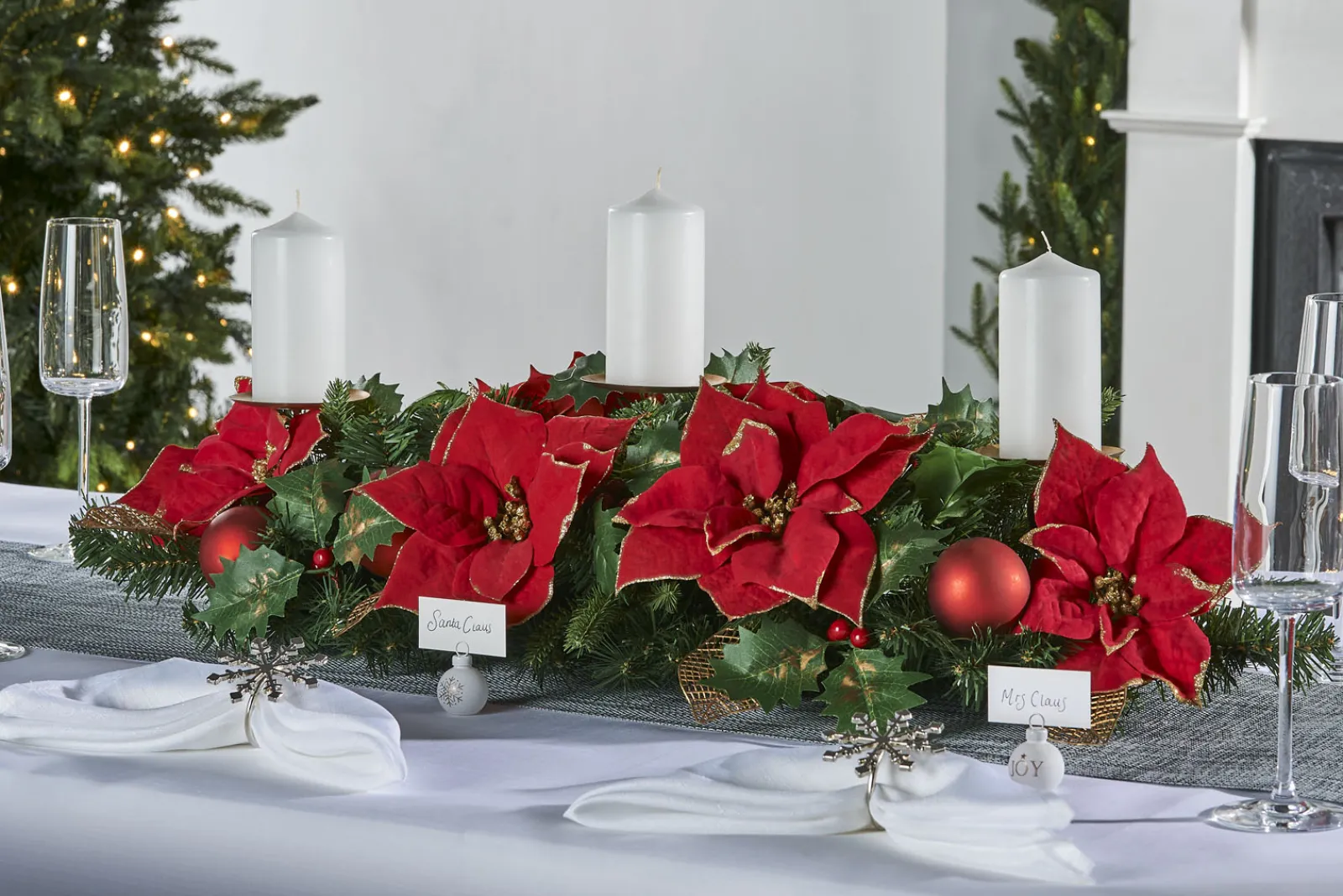 WeRChristmas 3 Pillar Decorated Garland Candle Holder, Red, 76 Cm