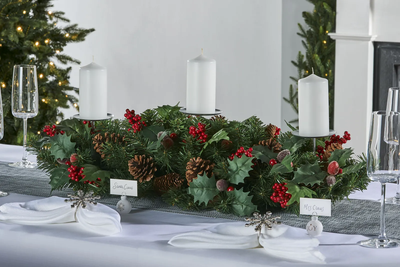 WeRChristmas 3 Pillar Decorated Garland Candle Holder, Red, 76 Cm