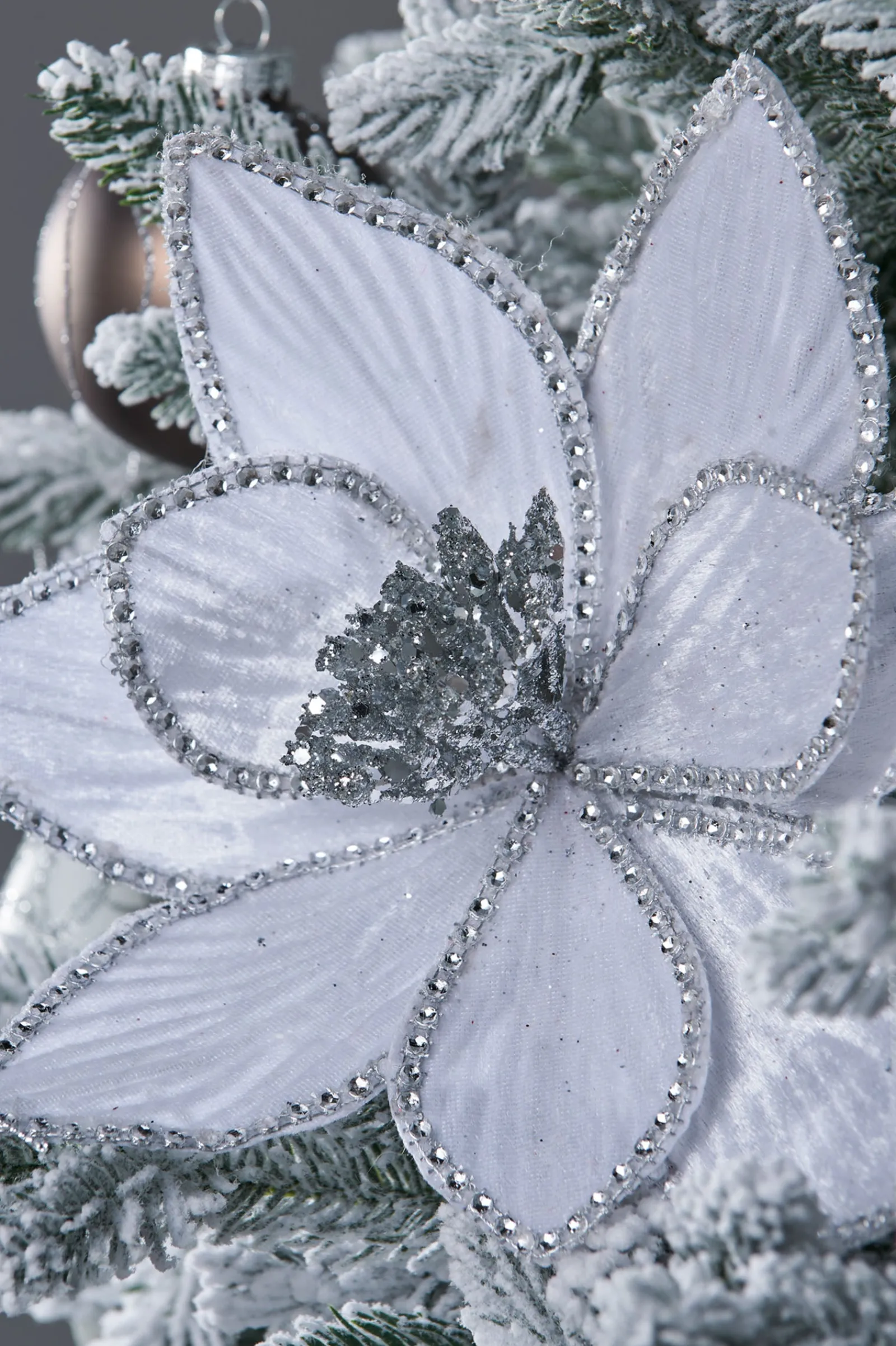 WeRChristmas Artificial Poinsettia Flower, White, 24 Cm