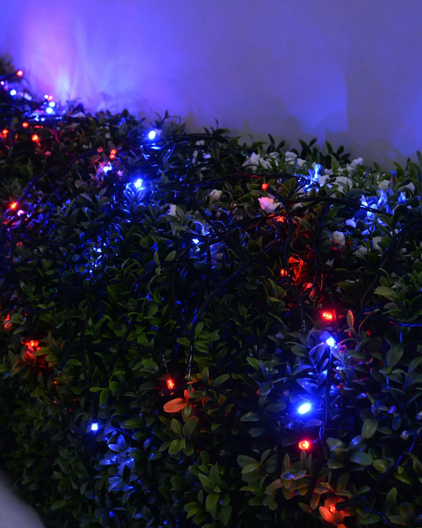 WeRChristmas Battery Operated Multi-Function 100 LED Light String With Timer, Multi-Coloured