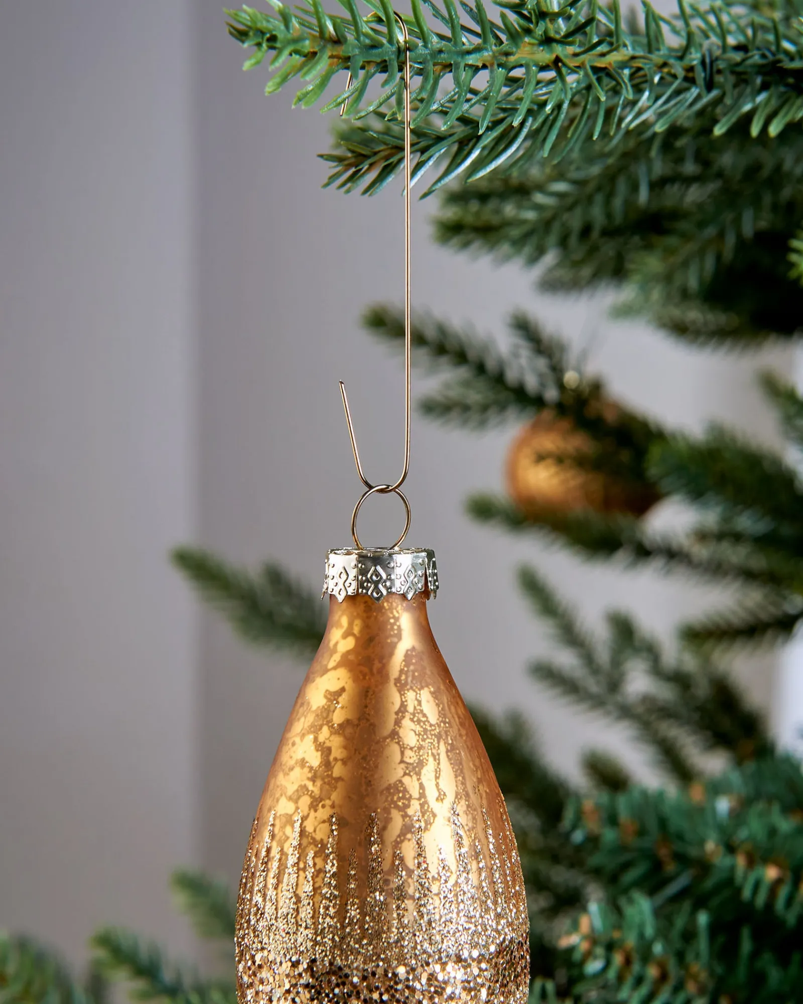 WeRChristmas Bauble Ornament Hooks Multi Pack, Gold, Pack Of 150