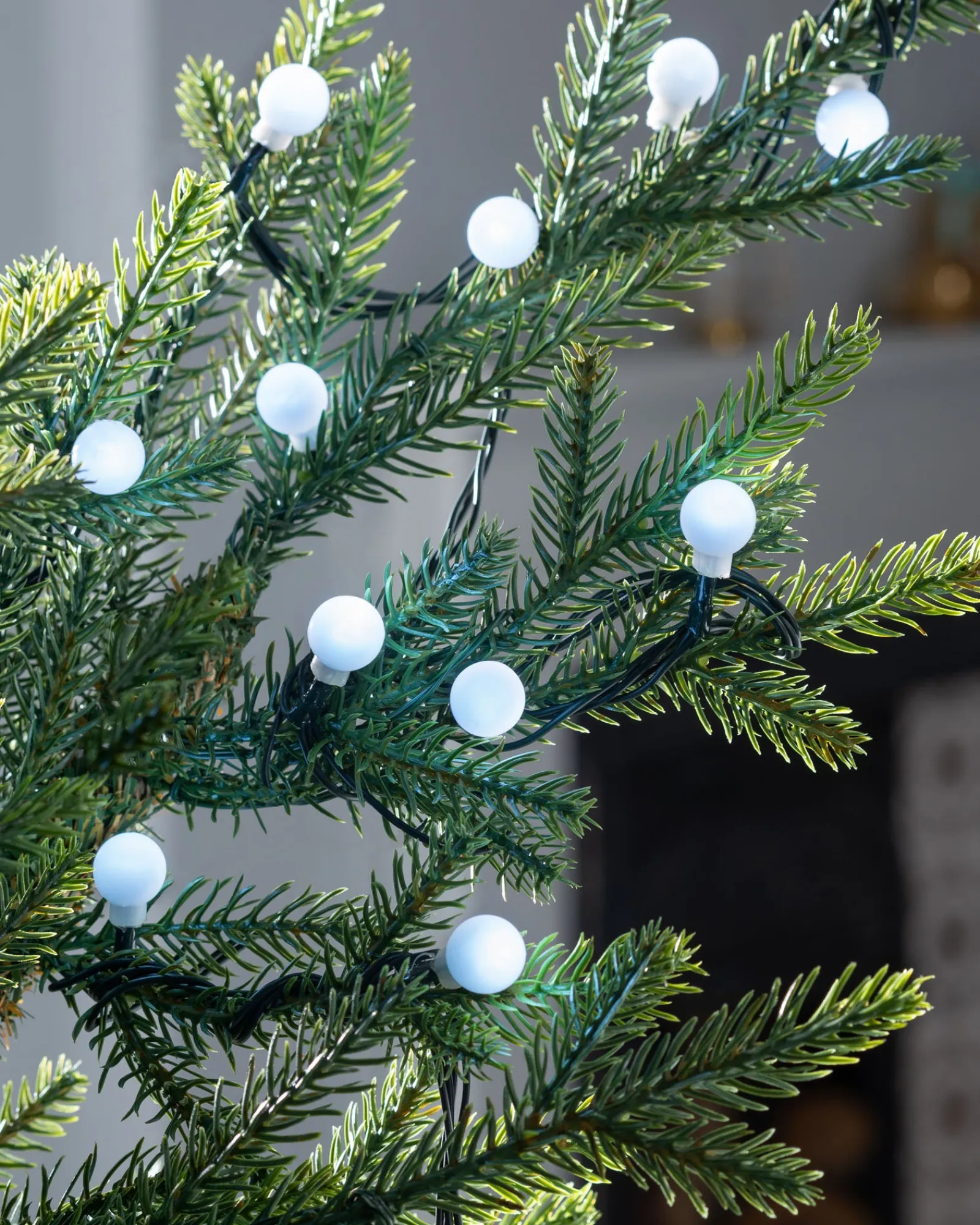 WeRChristmas Berry Multi-Function 50 LED Connectable Light String, Bright White