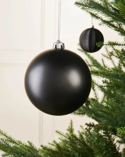 WeRChristmas Black Large Matt Shatterproof Bauble, 15 Cm