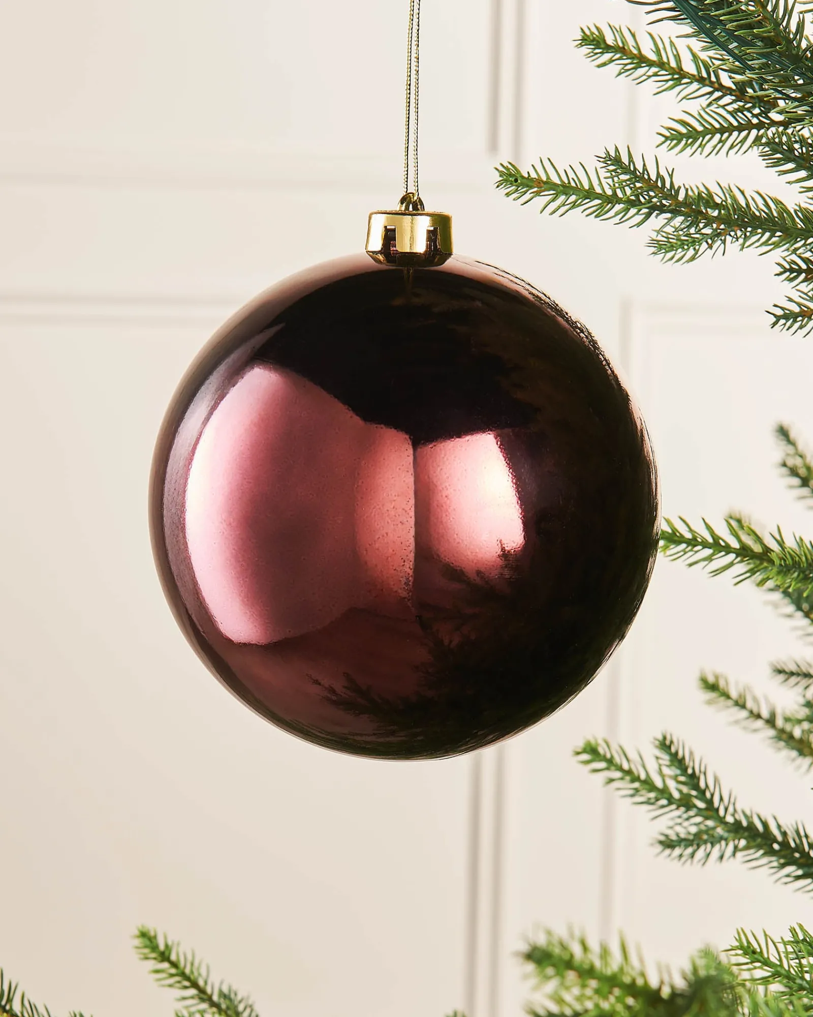WeRChristmas Burgundy Large Gloss Shatterproof Bauble, 15 Cm