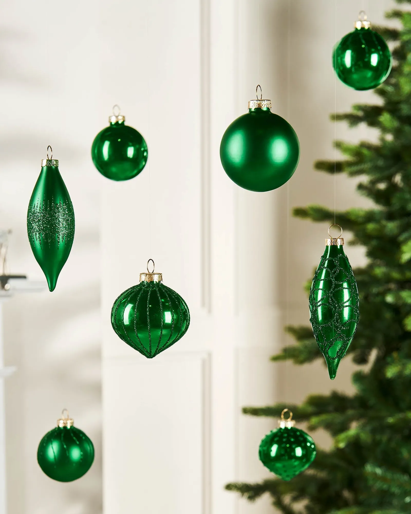 WeRChristmas Christmas Green Glass Baubles, 20 Pack
