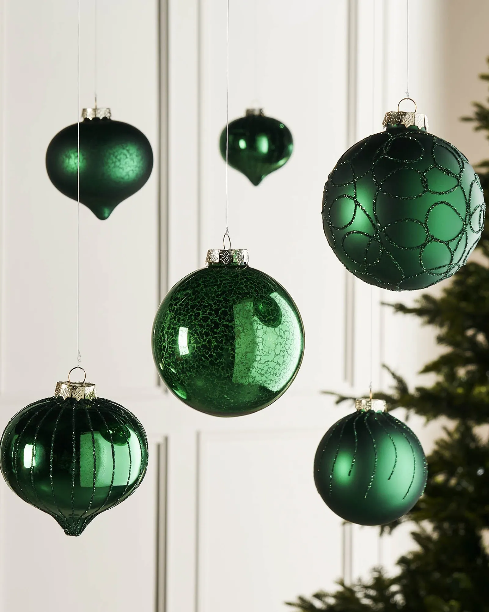 WeRChristmas Christmas Green Glass Baubles, 6 Pack, 10 Cm