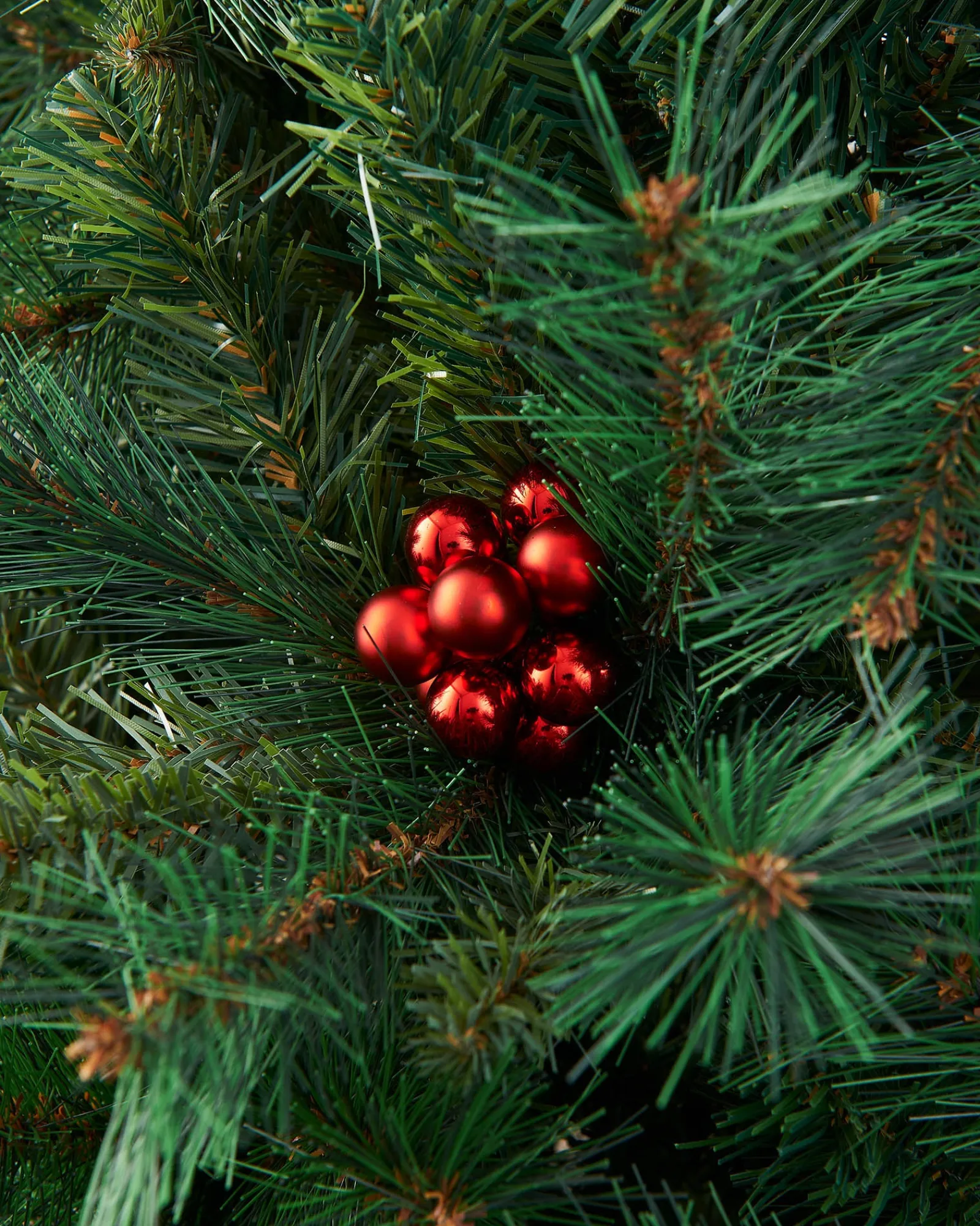WeRChristmas Christmas Red Glass Berry Cluster Baubles, 10 Pack