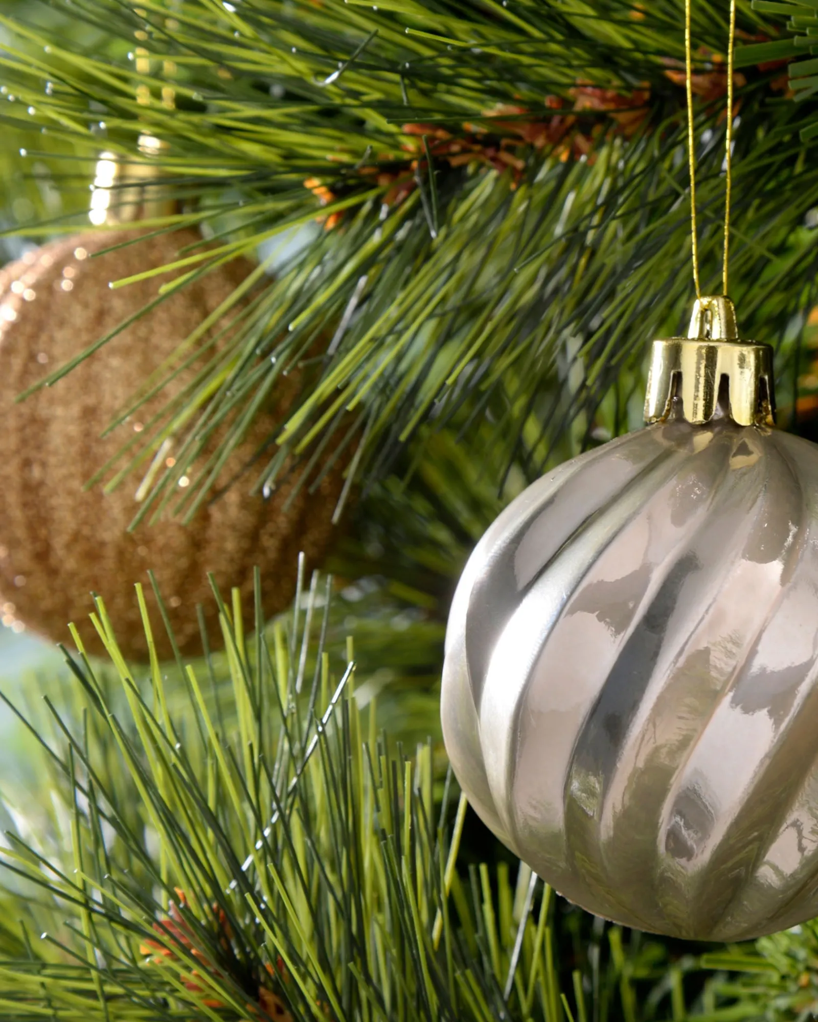 WeRChristmas Copper/Champagne Shatterproof Baubles, 48 Pack