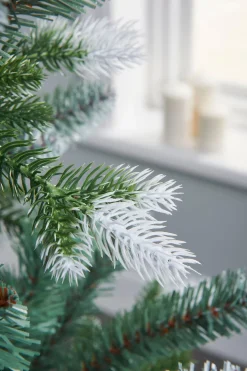 WeRChristmas Evergreen Snow Flocked Tip Christmas Tree, 6 Ft