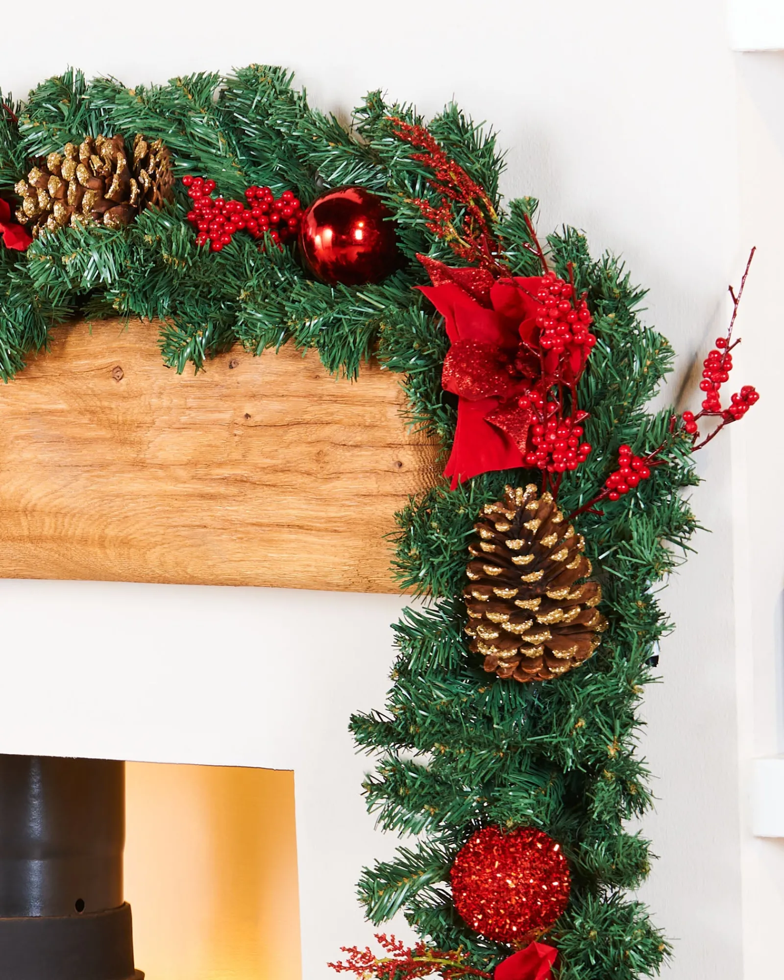WeRChristmas Extra Thick Decorated Garland, Red/Gold, 9 Ft