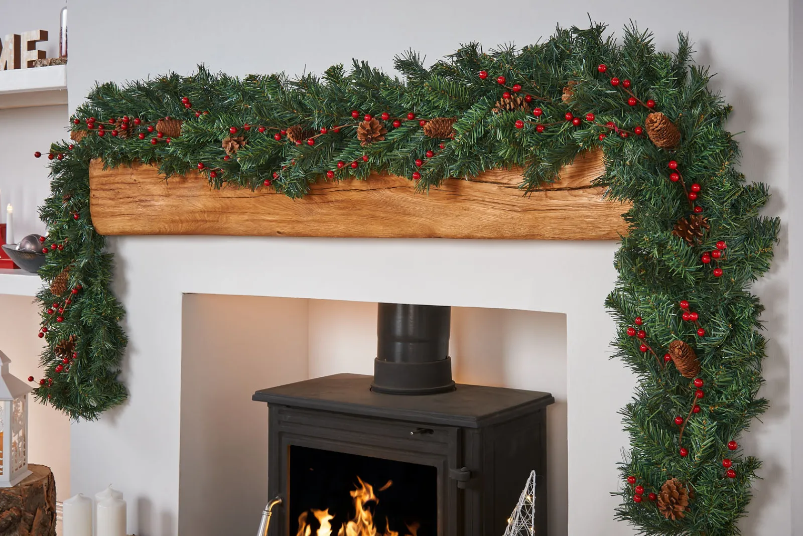 WeRChristmas Extra Thick Mixed Pine Garland, Pinecones & Berries, 9 Ft