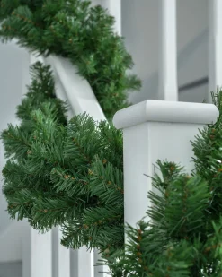 WeRChristmas Extra Thick Pine Garland, Green, 9 Ft