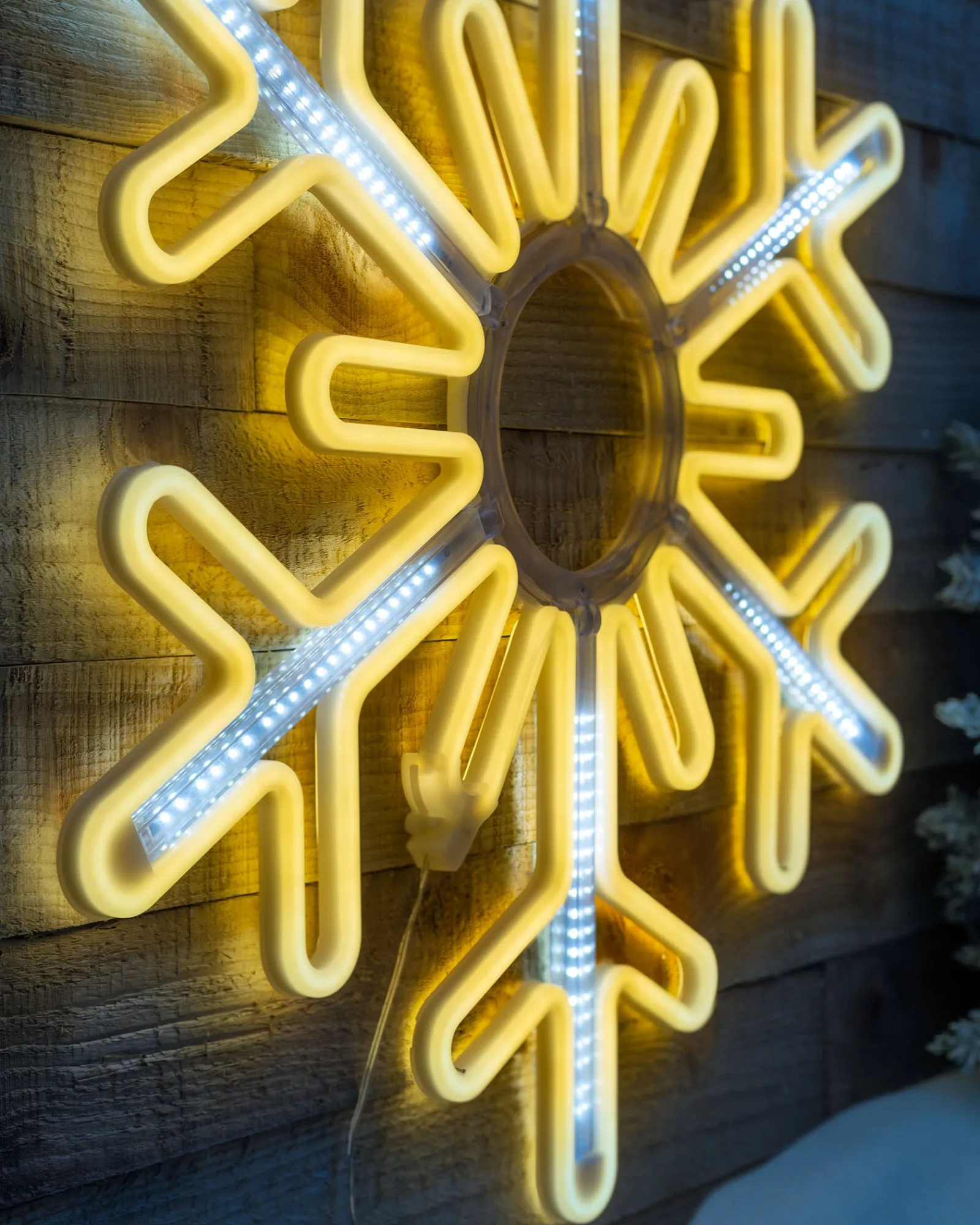 WeRChristmas Flashing Snowflake Neon Silhouette, 76 Cm