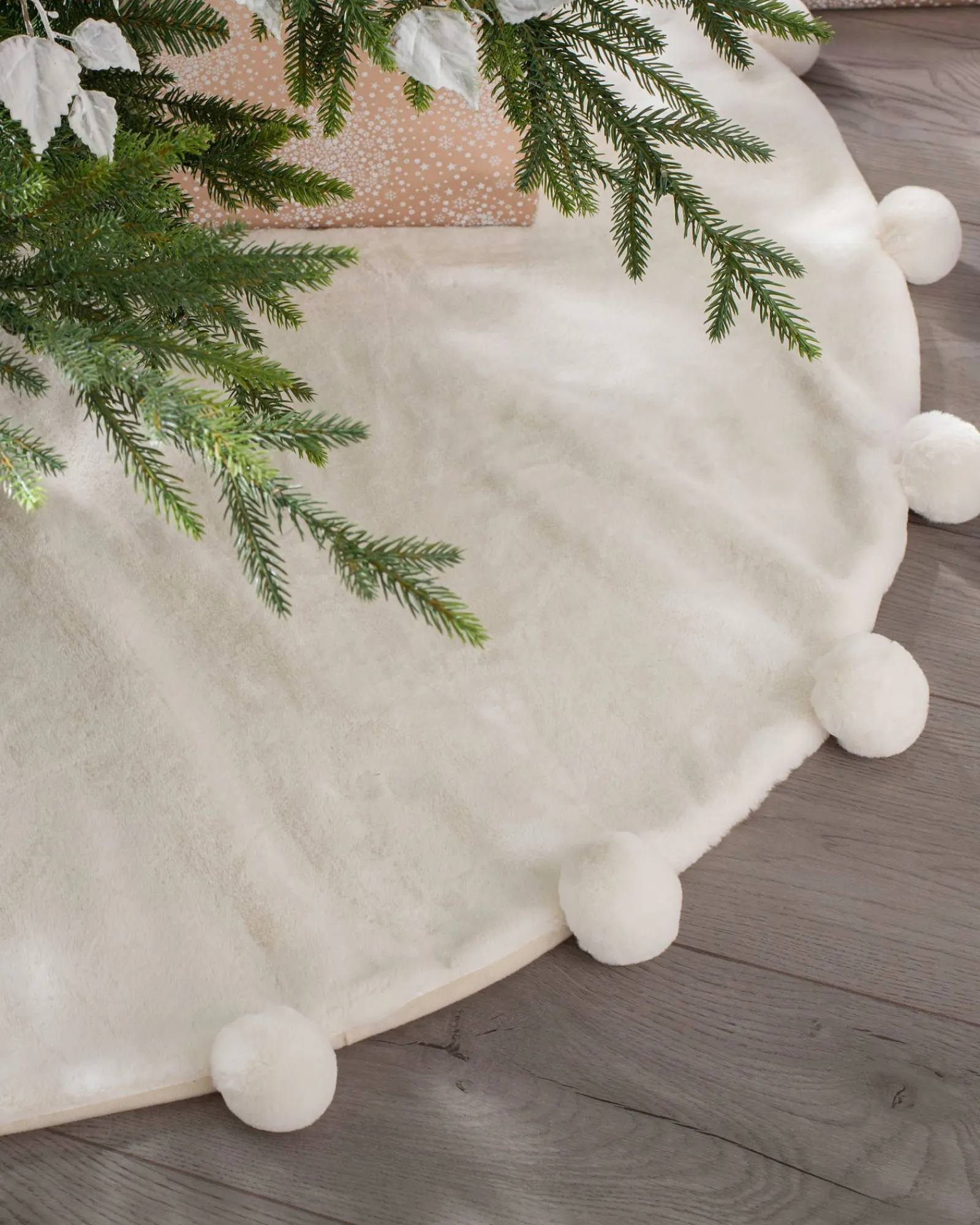 WeRChristmas Fur Pom Pom Tree Skirt, Cream, 120 Cm