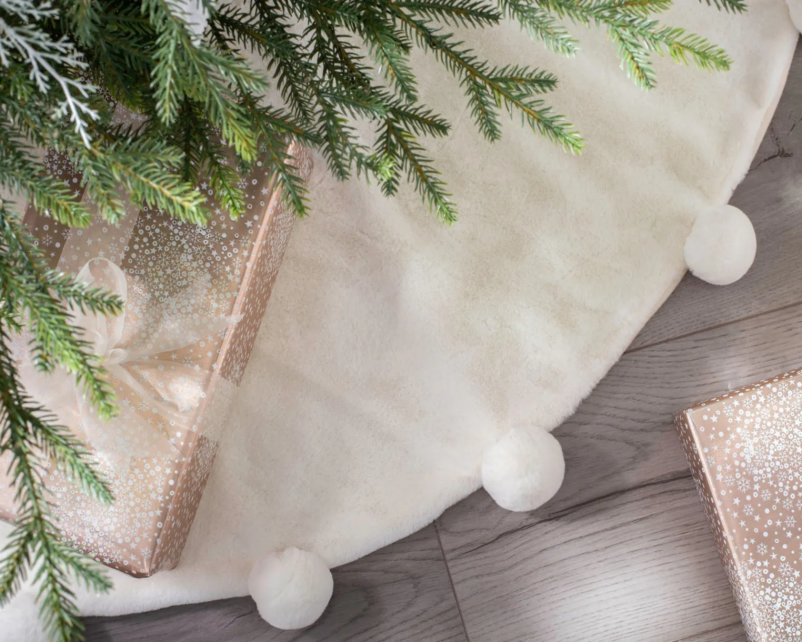 WeRChristmas Fur Pom Pom Tree Skirt, Cream, 120 Cm