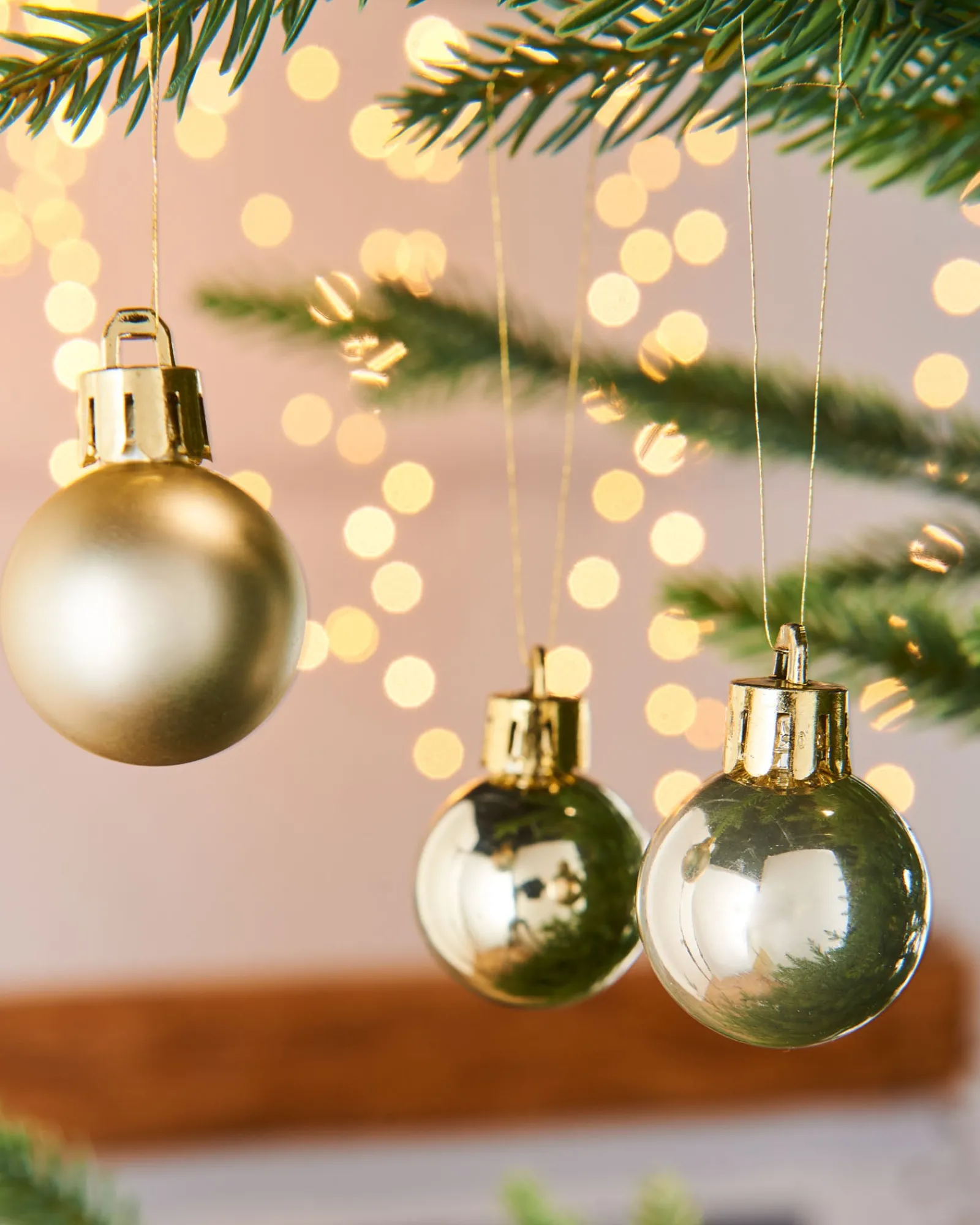 WeRChristmas Gold Shatterproof Baubles, 36 Pack, 3 Cm