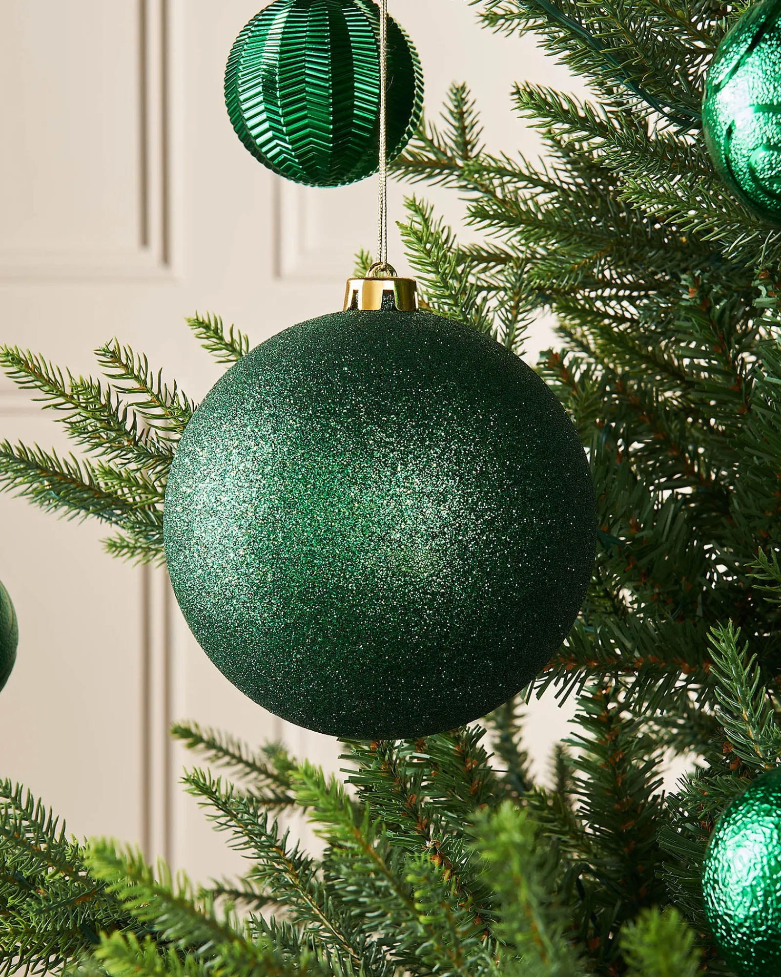 WeRChristmas Green Large Glitter Shatterproof Bauble, 15 Cm