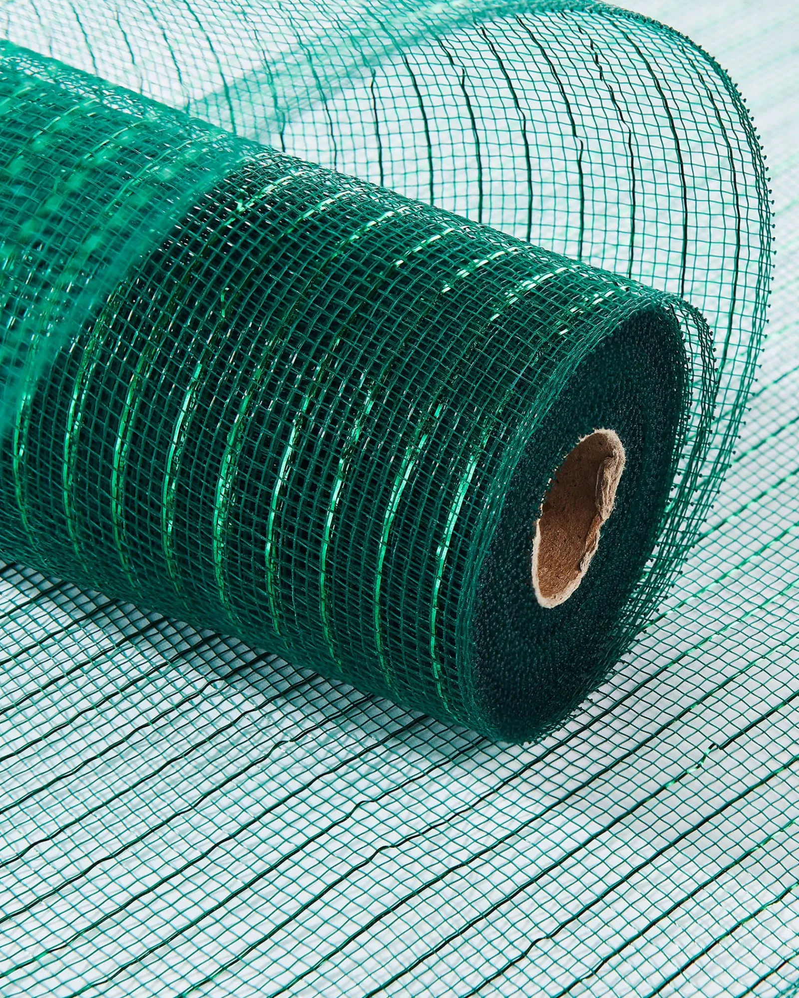 WeRChristmas Green Mesh With Green Foil, 9 M