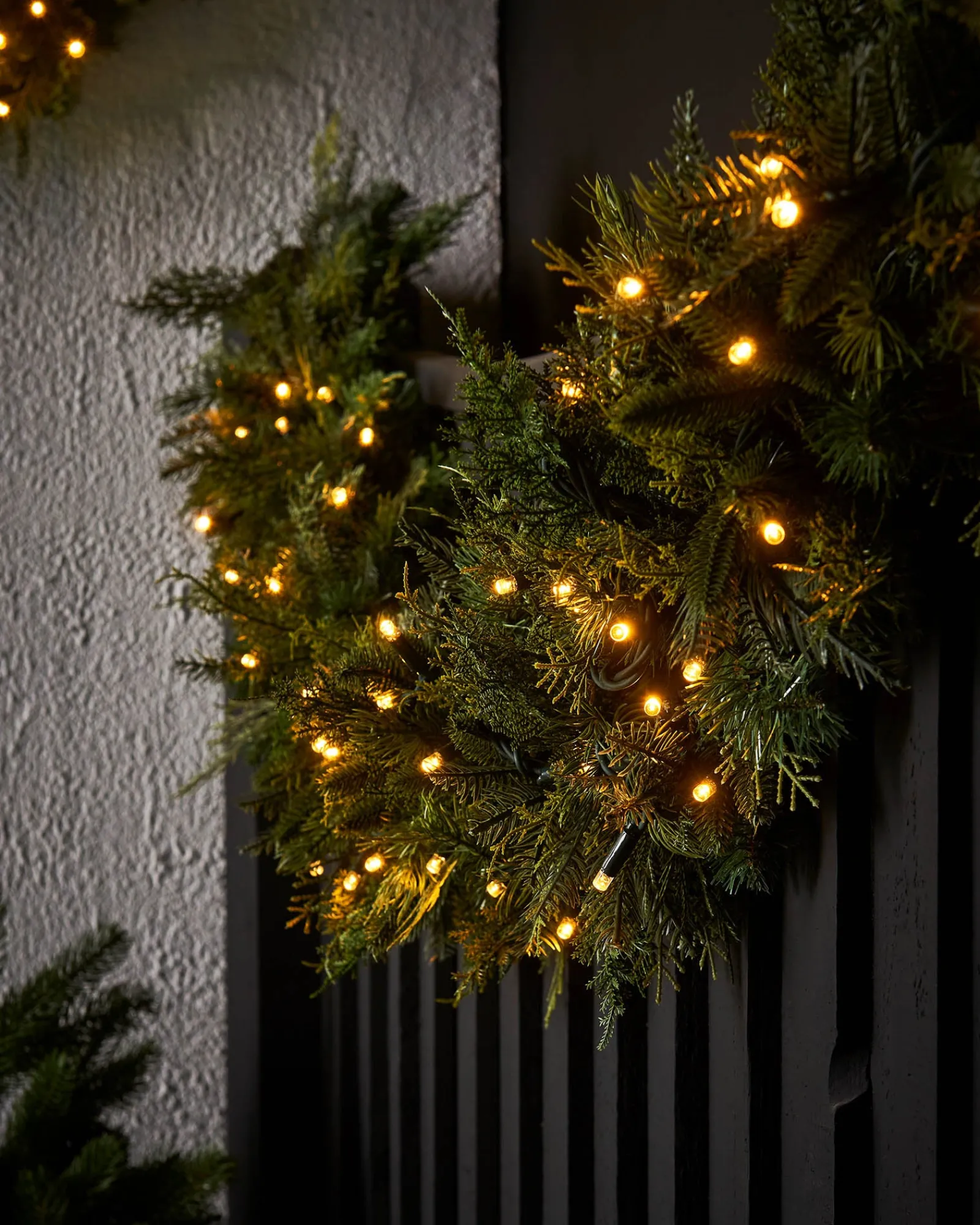 WeRChristmas LINK PRO Connectable Pre-Lit Natural Fir Garland, 3 M