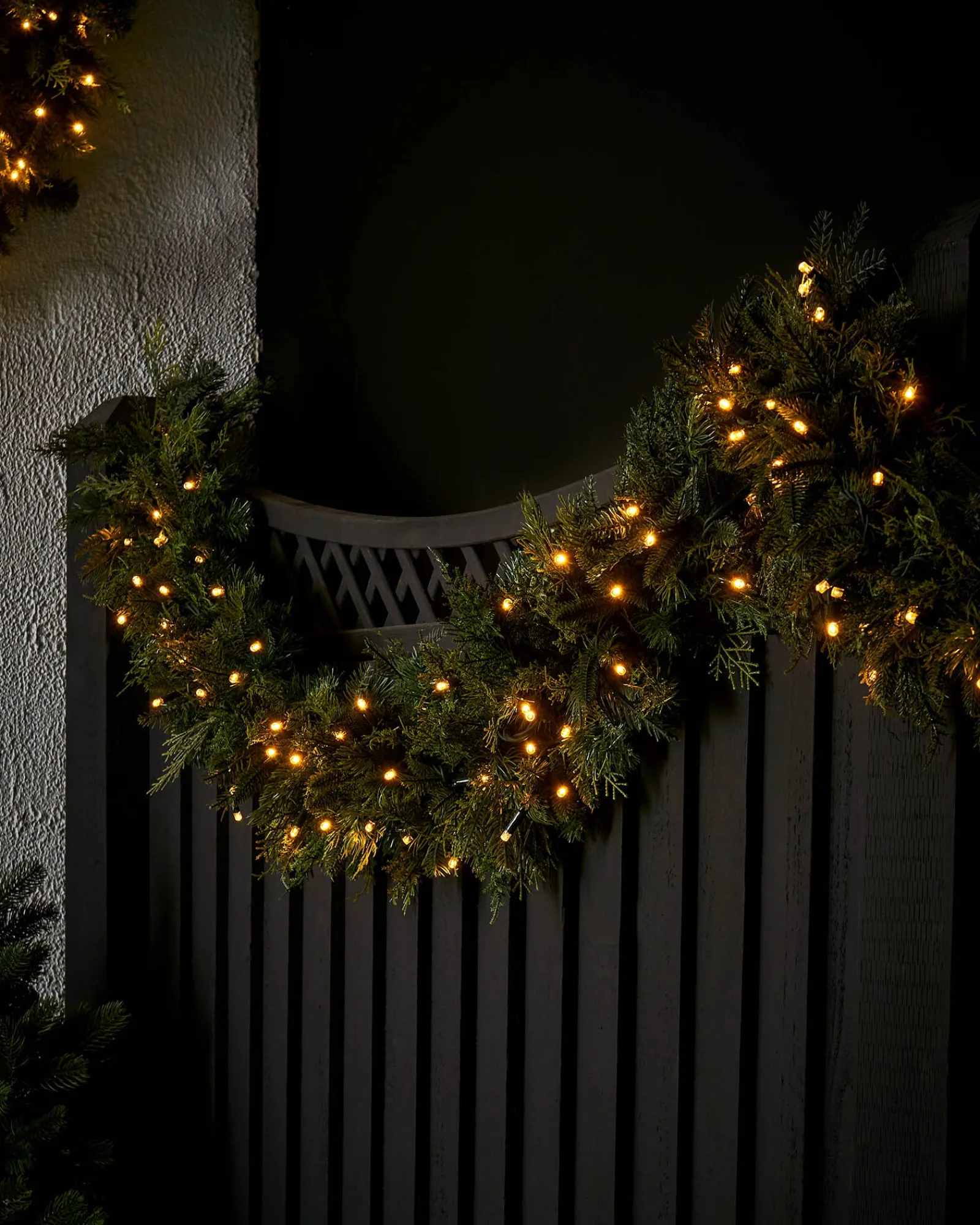 WeRChristmas LINK PRO Connectable Pre-Lit Natural Fir Garland, 3 M