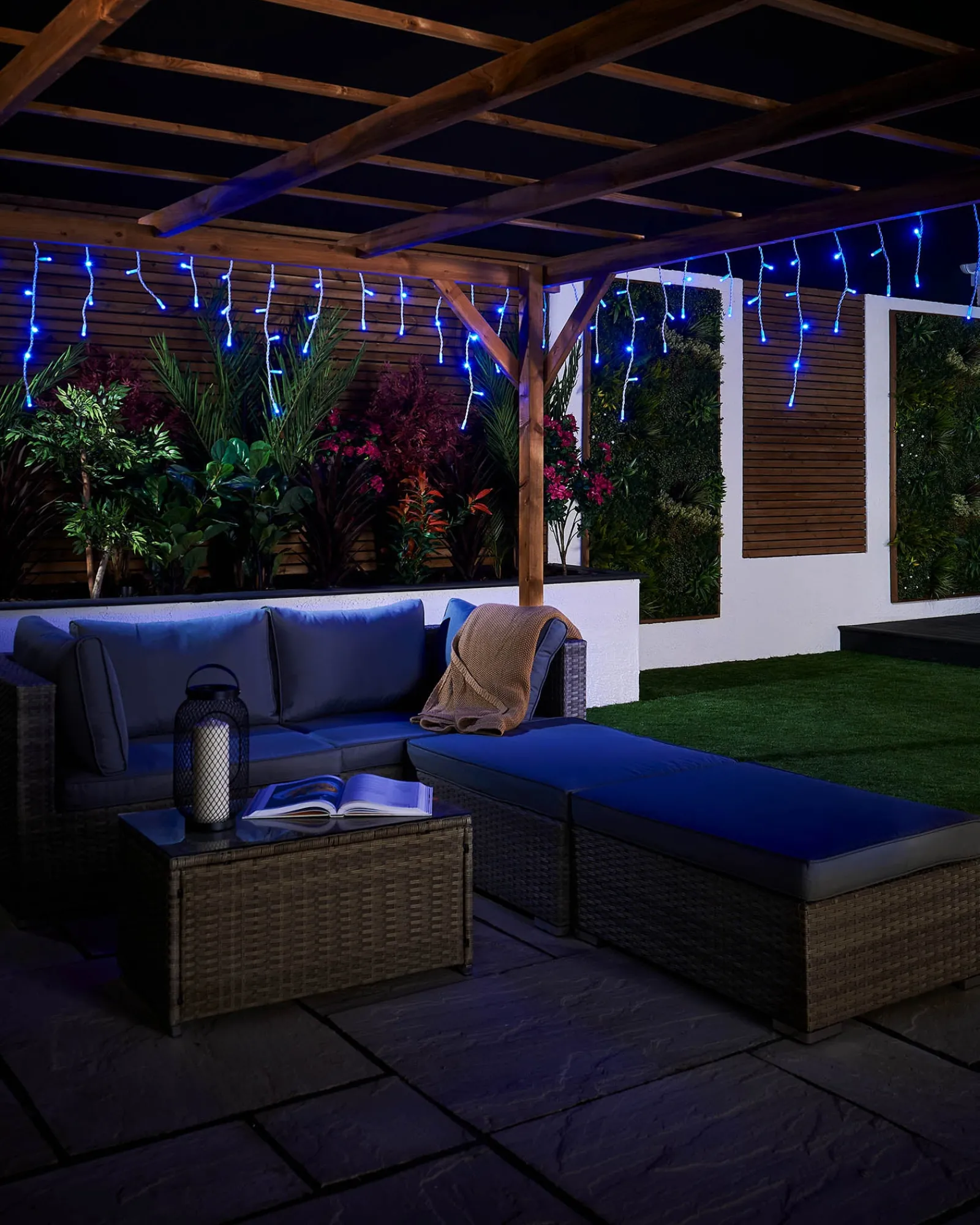 WeRChristmas LINK PRO LED Icicle Lights, Blue