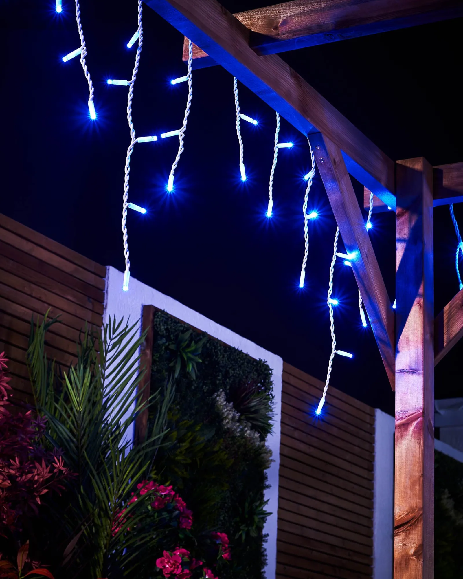 WeRChristmas LINK PRO LED Icicle Lights, Blue