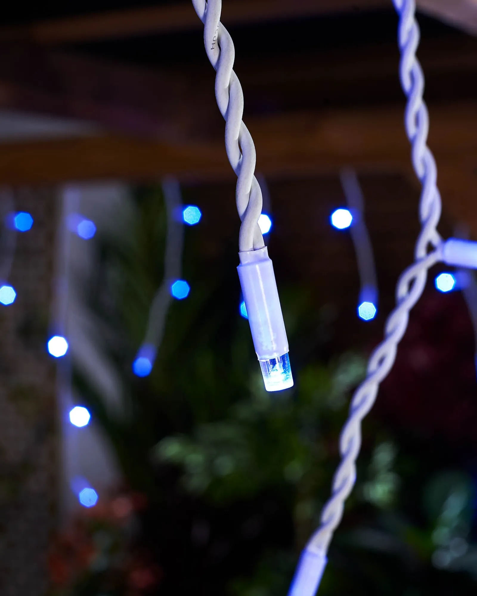 WeRChristmas LINK PRO LED Icicle Lights, Blue