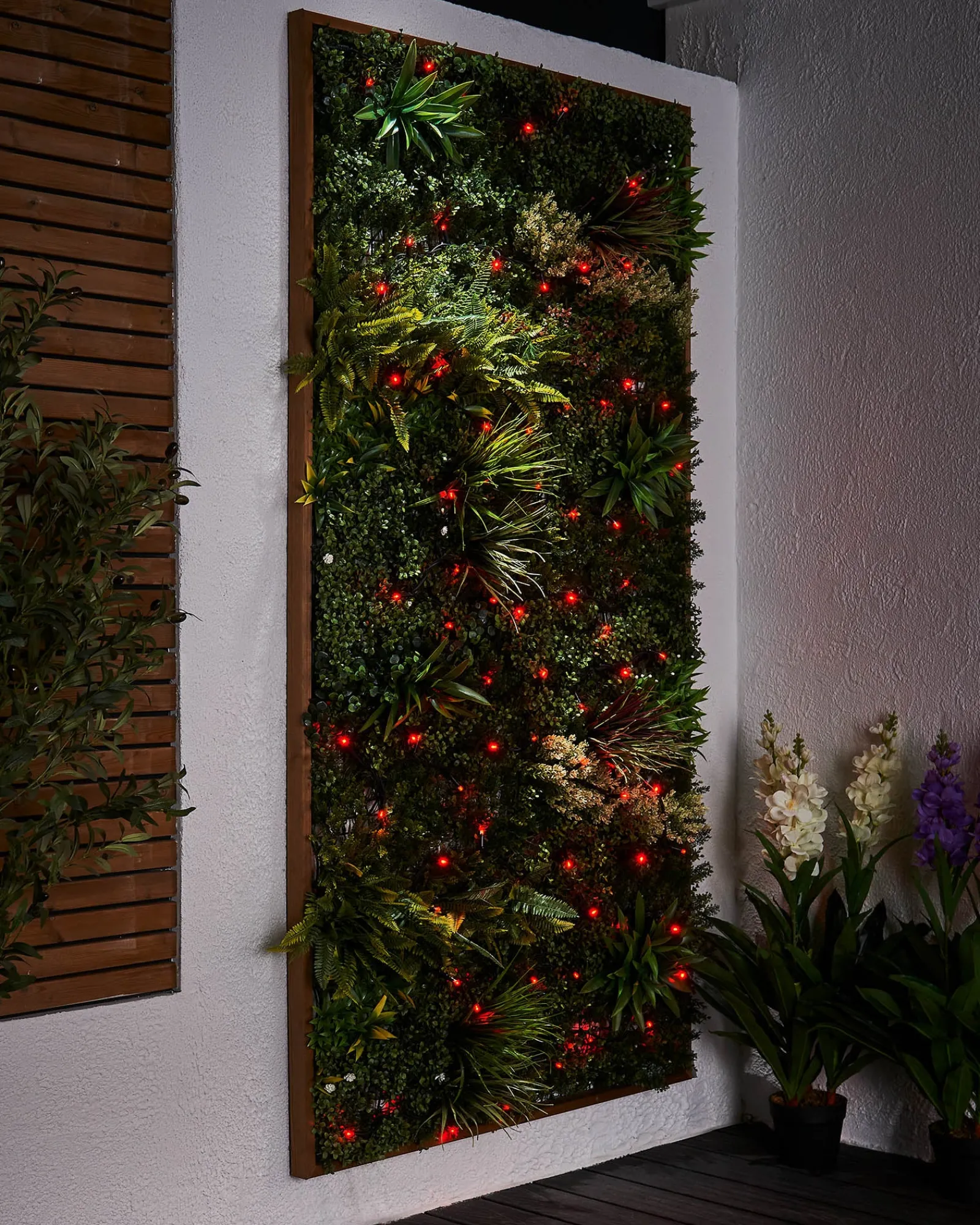 WeRChristmas LINK PRO LED String Lights, Black Cable, Red