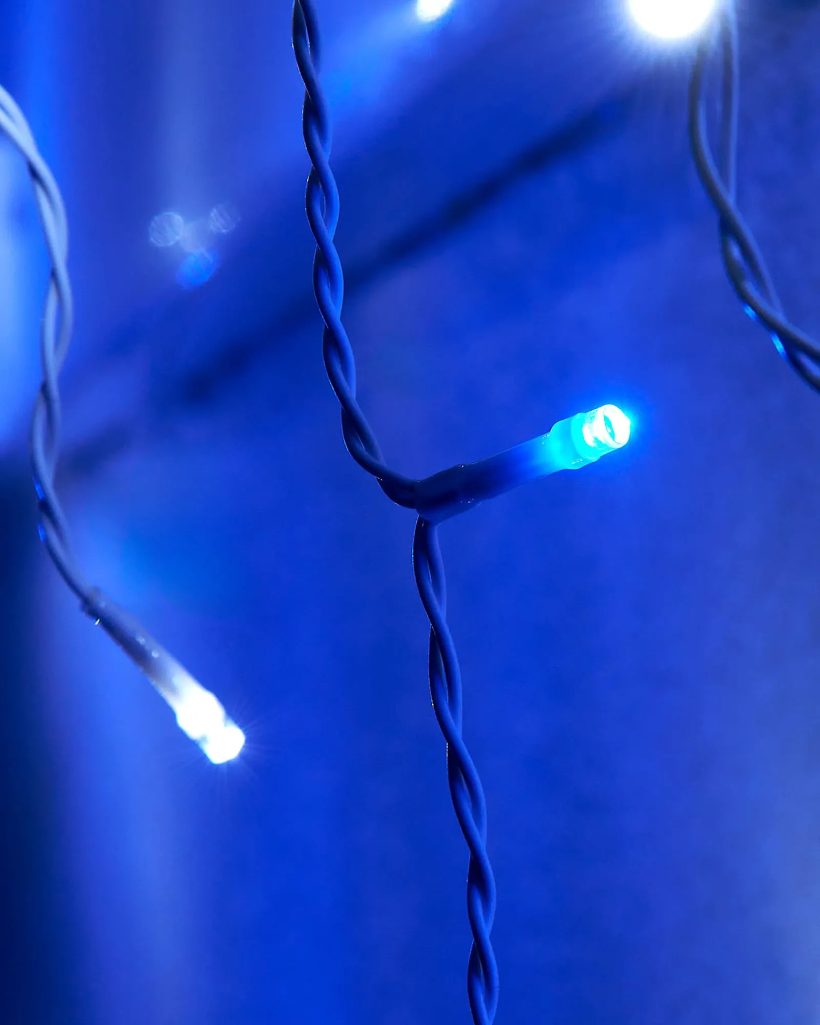 WeRChristmas LINK UP LED Icicle Lights, White Cable, Blue / White