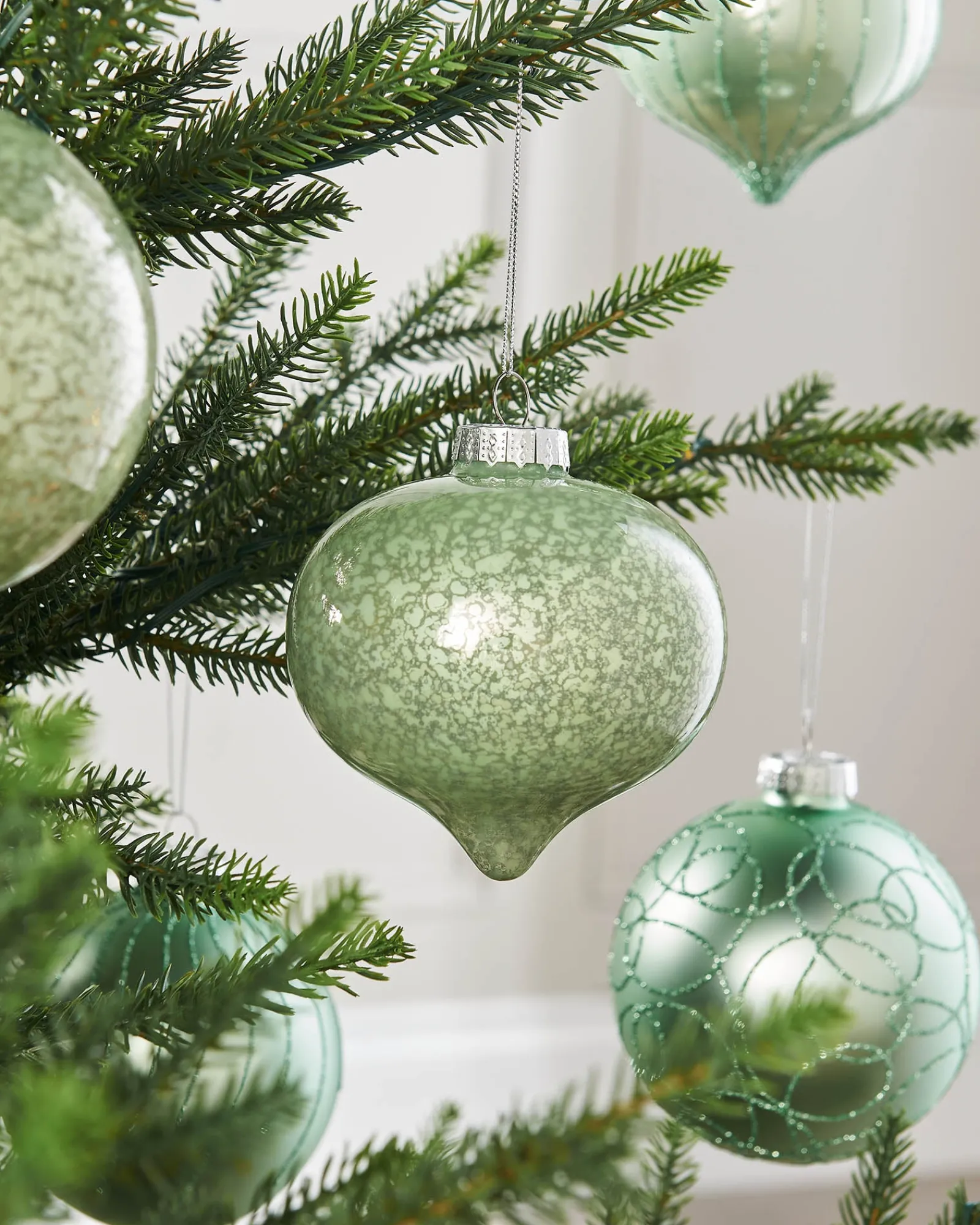 WeRChristmas Mint Green Glass Baubles, 6 Pack, 10 Cm