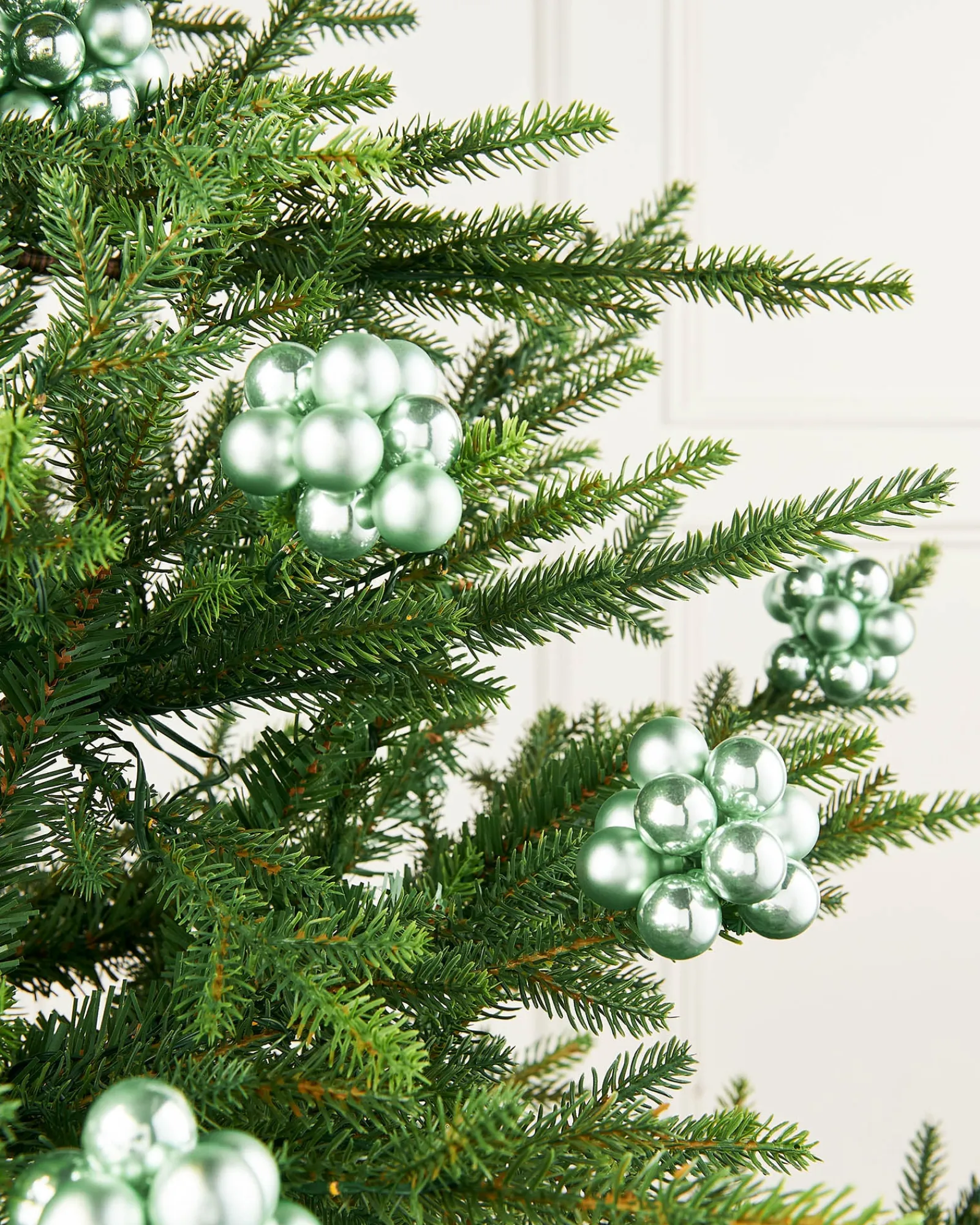 WeRChristmas Mint Green Glass Berry Cluster Baubles, 10 Pack