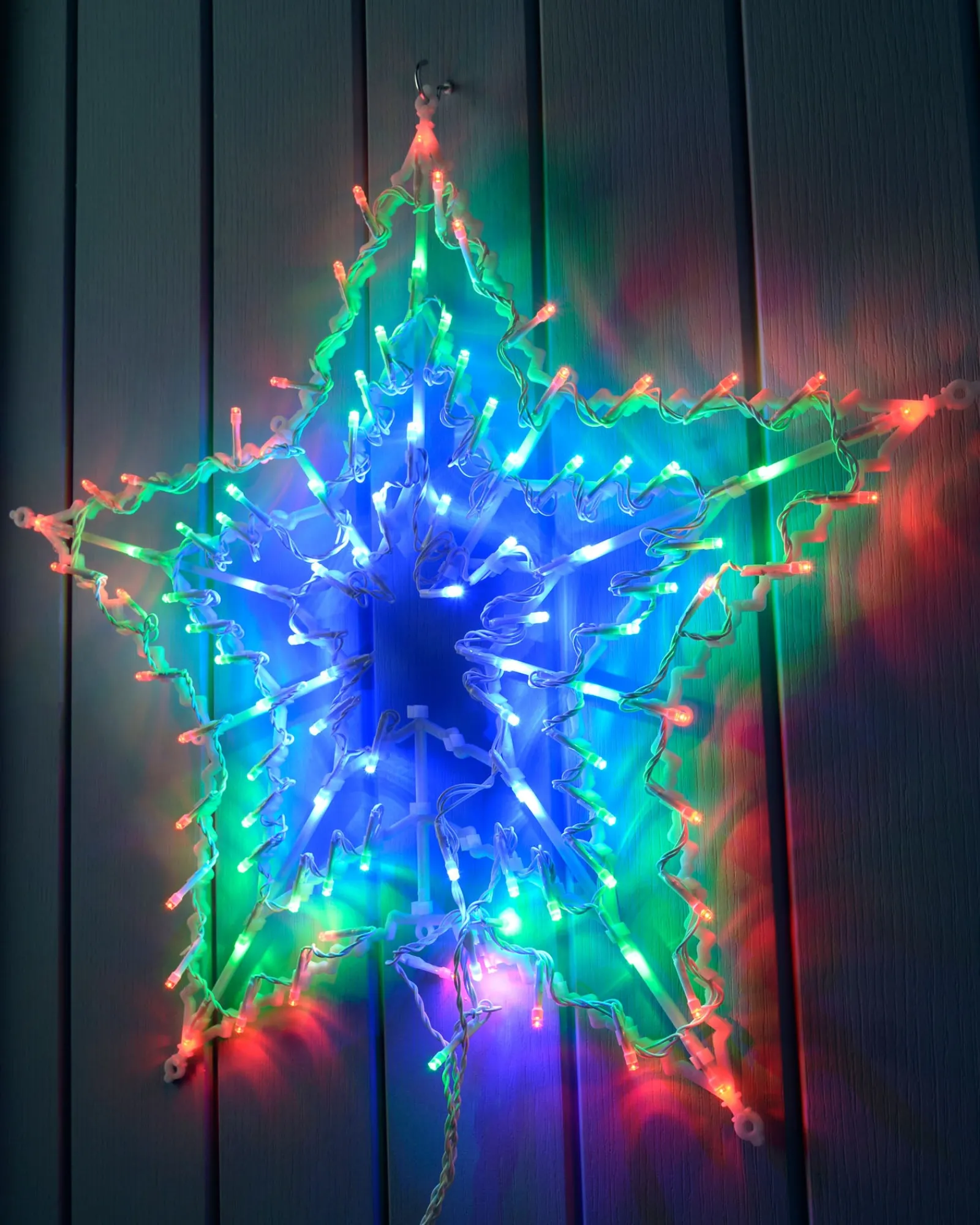 WeRChristmas Multi-Colour Chasing Star Silhouette, 51 Cm