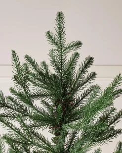 WeRChristmas Northern Fir Christmas Tree, 6 Ft
