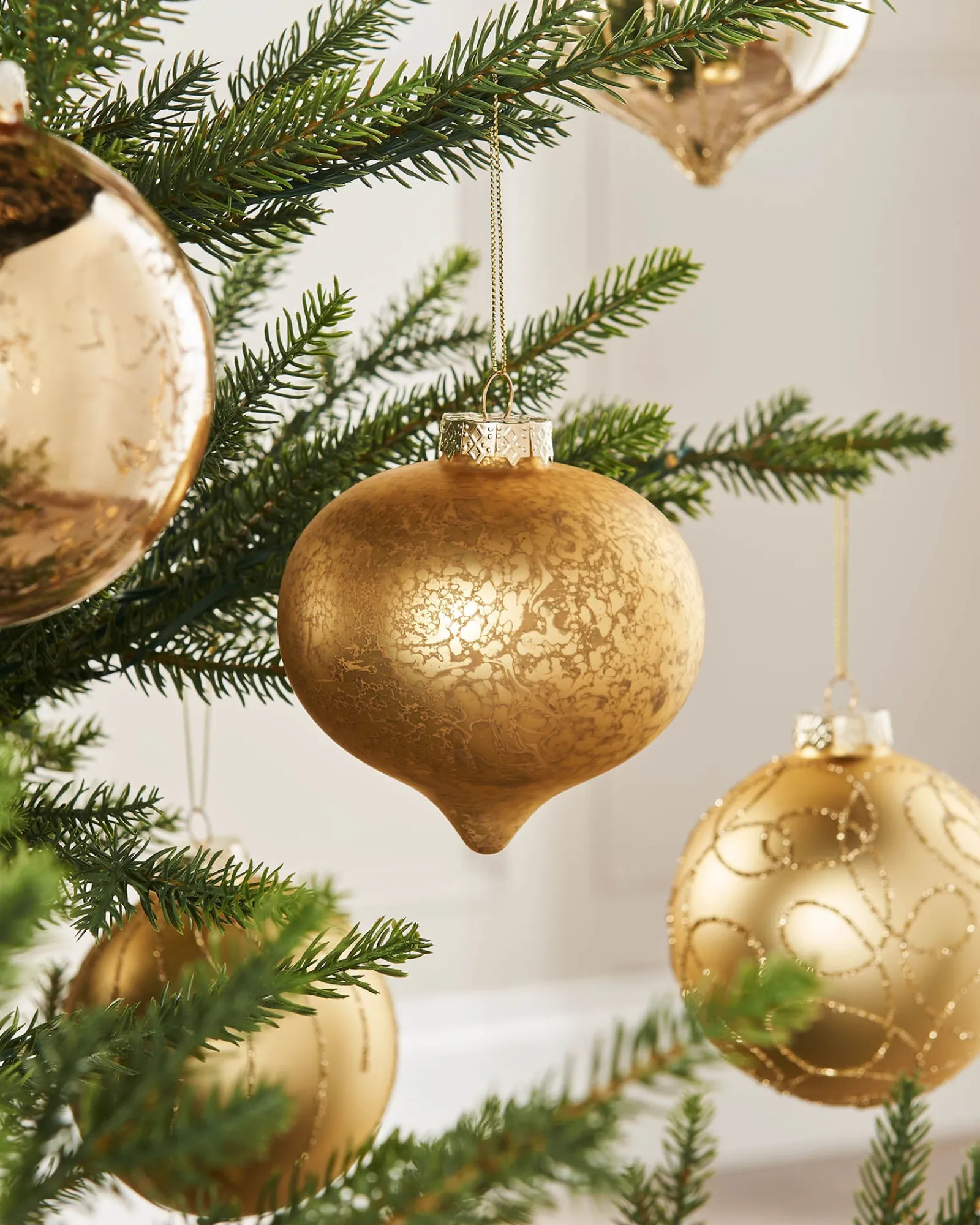 WeRChristmas Pale Gold Glass Baubles, 6 Pack, 10 Cm