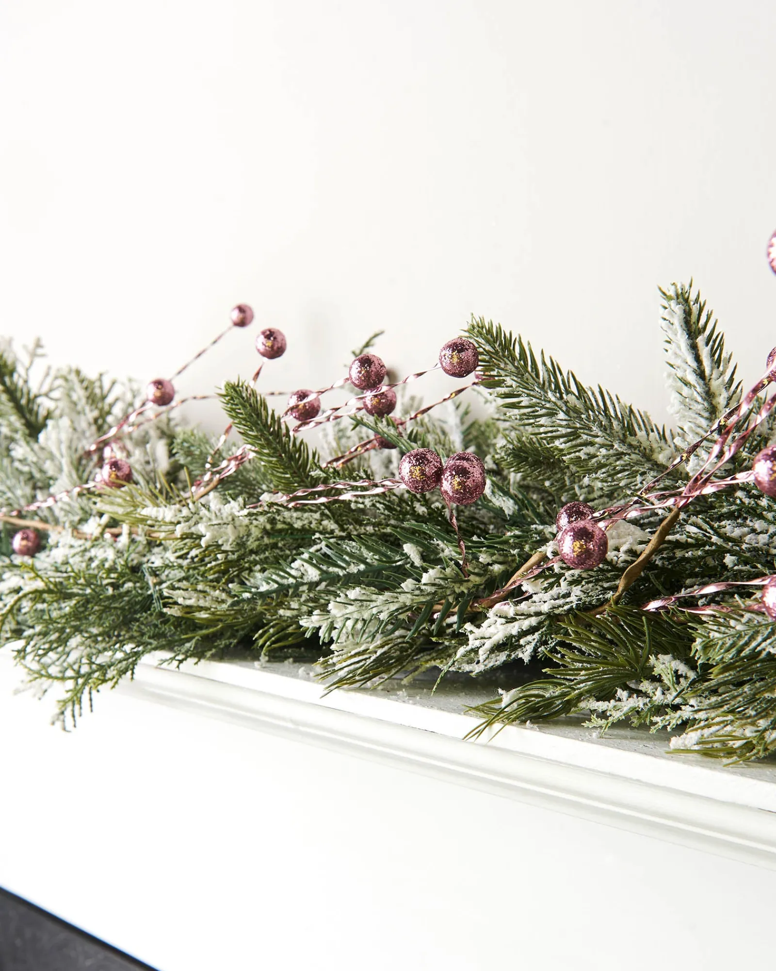 WeRChristmas Pink Berry Christmas Tree Vine, 1.3 M