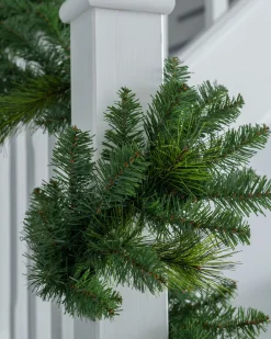 WeRChristmas Plain Garland, 18 Ft