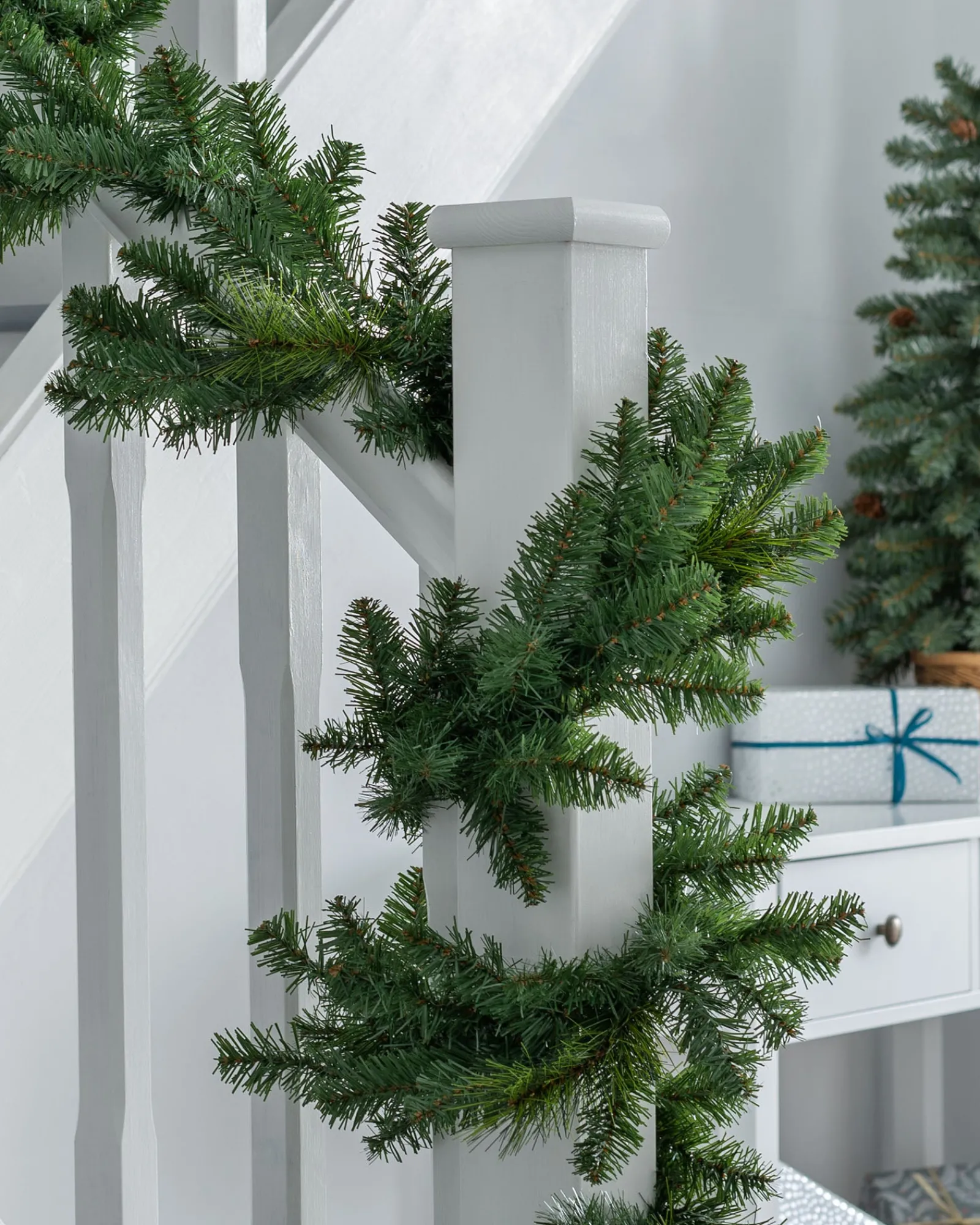 WeRChristmas Plain Garland, 18 Ft