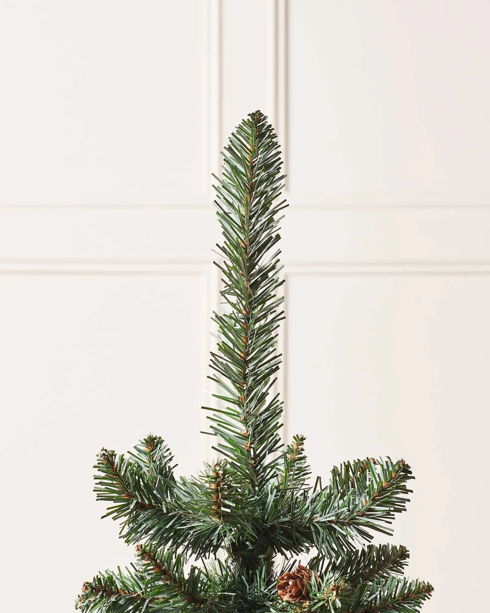 WeRChristmas Potted Craford Blue Pine Decorated Christmas Tree, 3 Ft