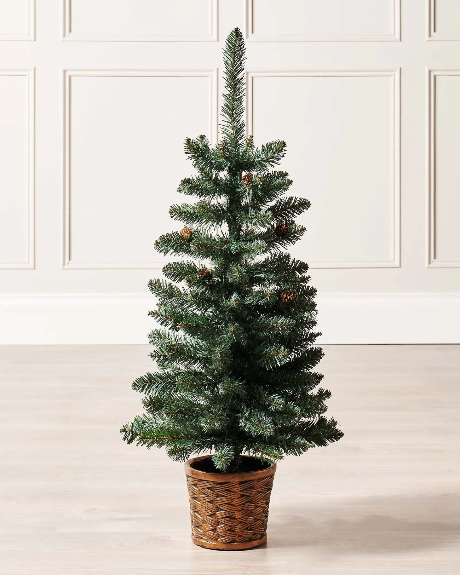 WeRChristmas Potted Craford Blue Pine Decorated Christmas Tree, 3 Ft