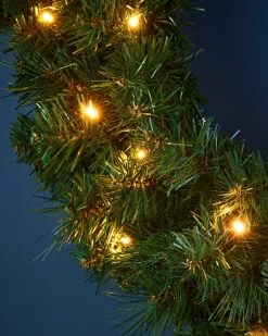 WeRChristmas Pre-Lit Alberta Spruce Wreath, 60 Cm