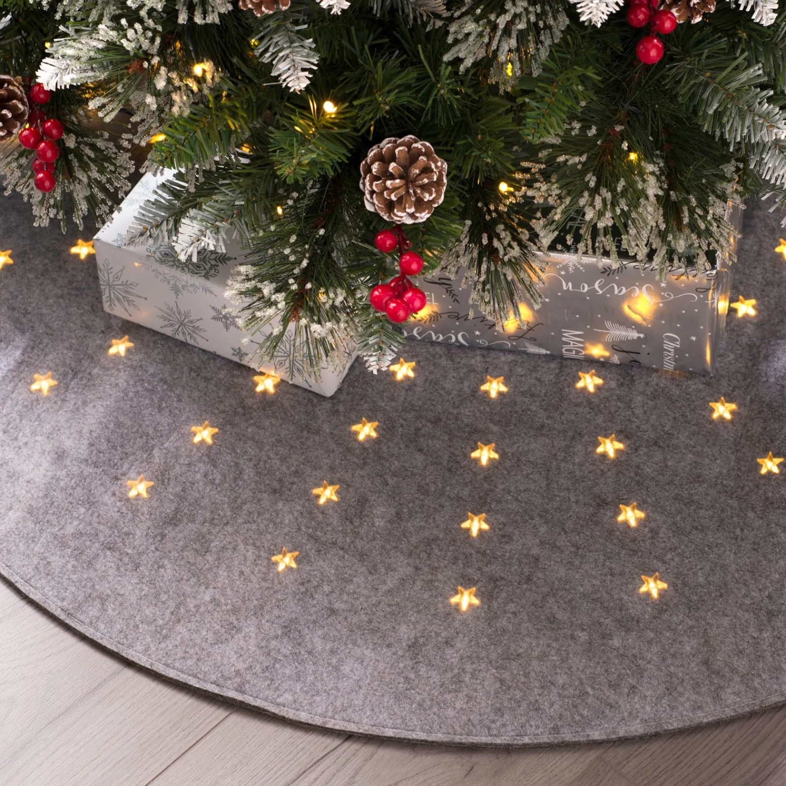 WeRChristmas Pre-Lit Christmas Tree Mat, Grey, 98 Cm
