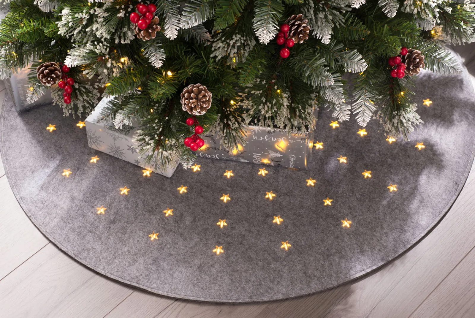 WeRChristmas Pre-Lit Christmas Tree Mat, Grey, 98 Cm