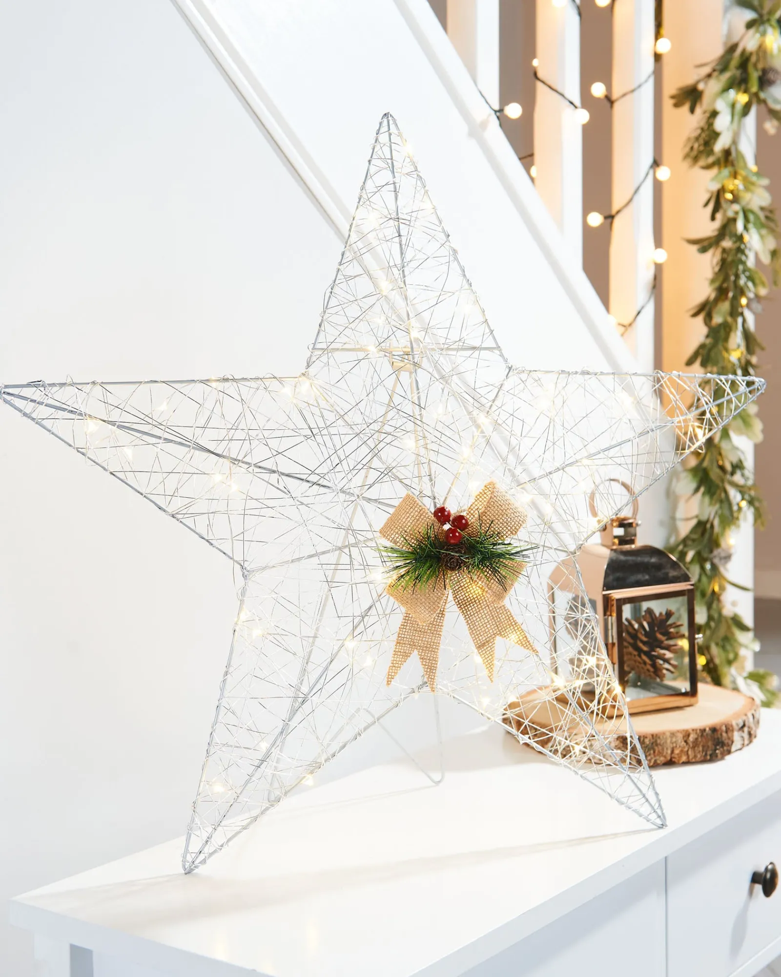 WeRChristmas Pre-Lit 2D Metal Star, Silver, 60 Cm