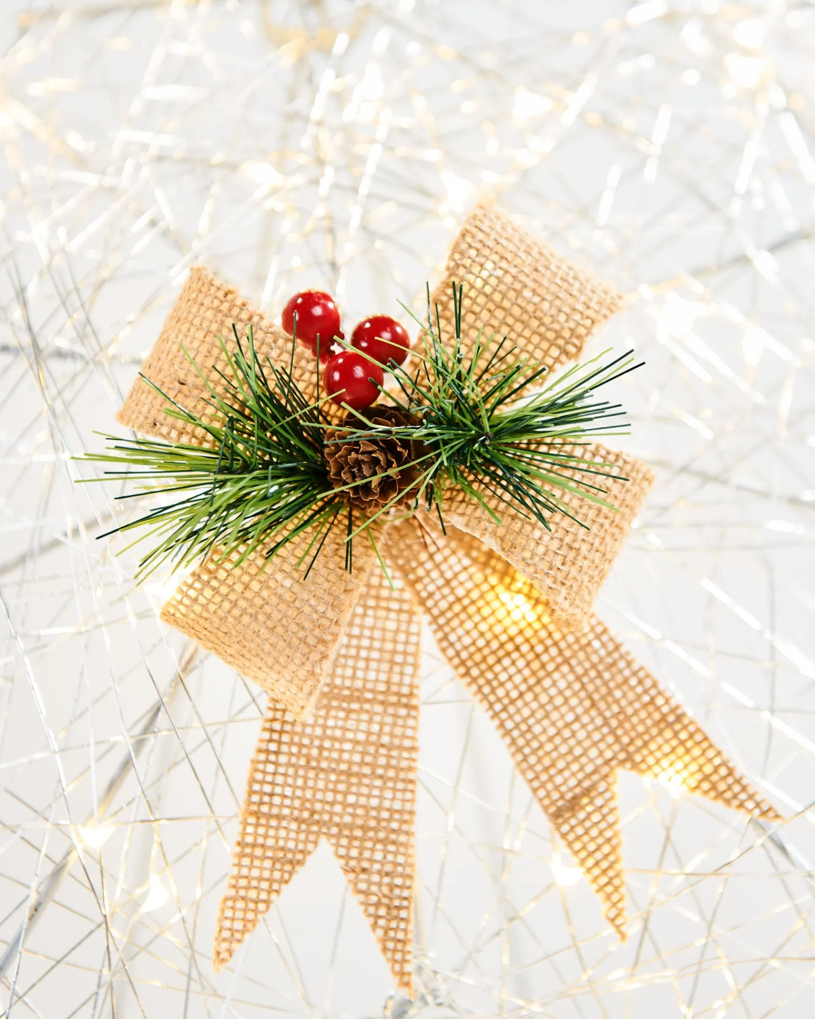 WeRChristmas Pre-Lit 2D Metal Star, Silver, 60 Cm