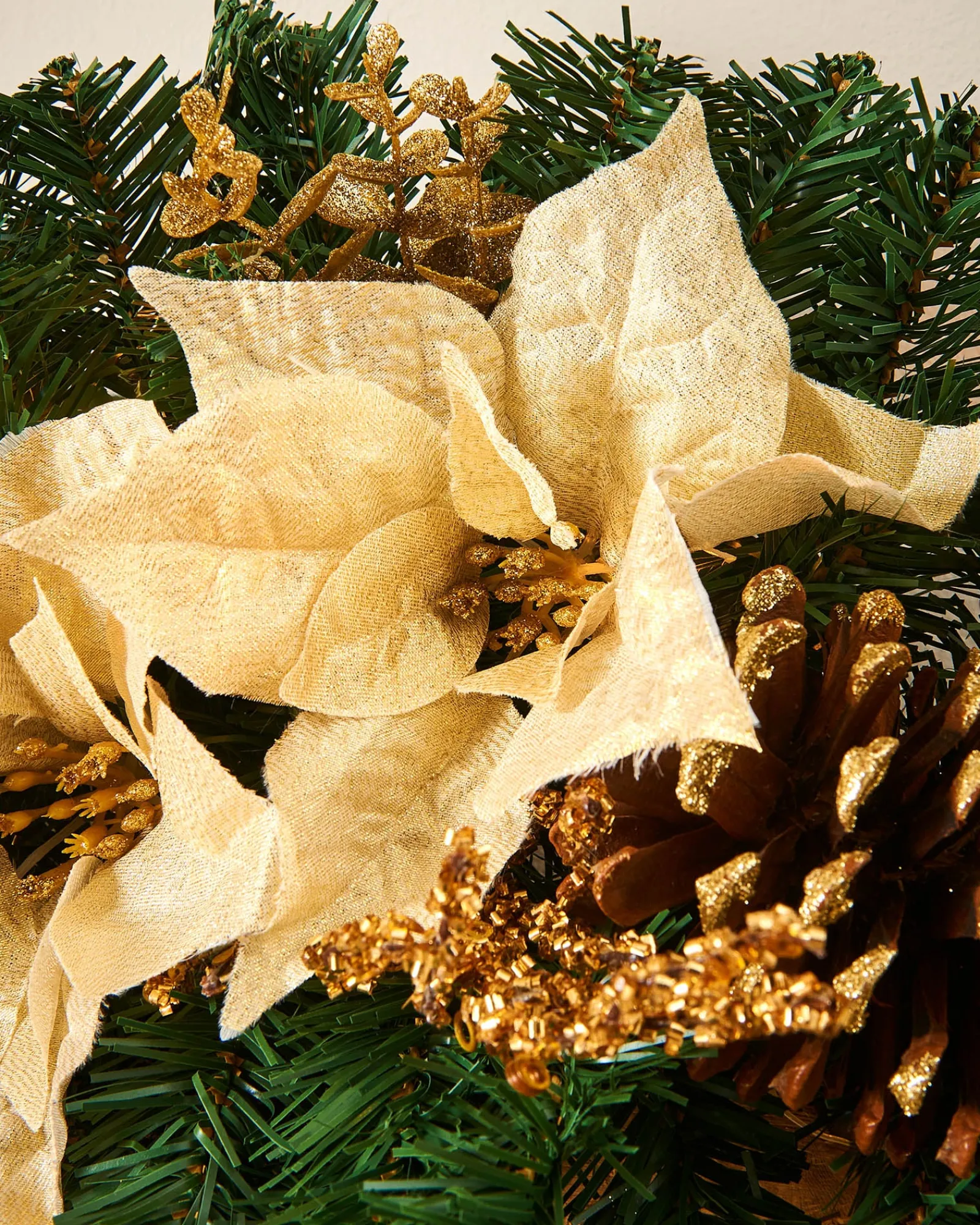 WeRChristmas Pre-Lit Decorated Arch Garland, Cream/Gold, 3 Ft
