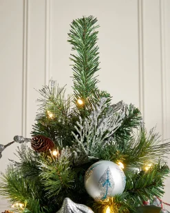 WeRChristmas Pre-Lit Decorated Christmas Tree, 4 Ft