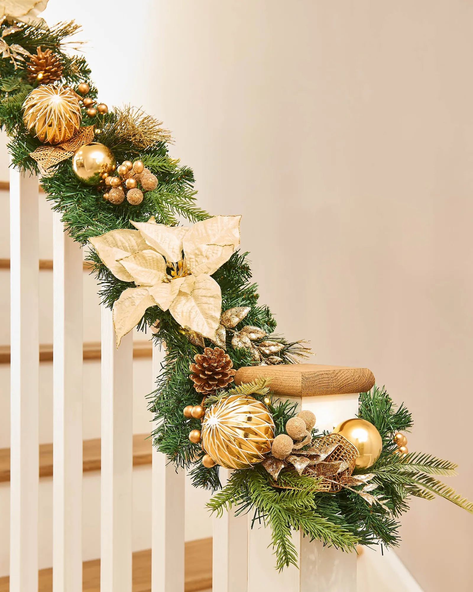 WeRChristmas Pre-Lit Decorated Garland, Cream/Gold, 9 Ft